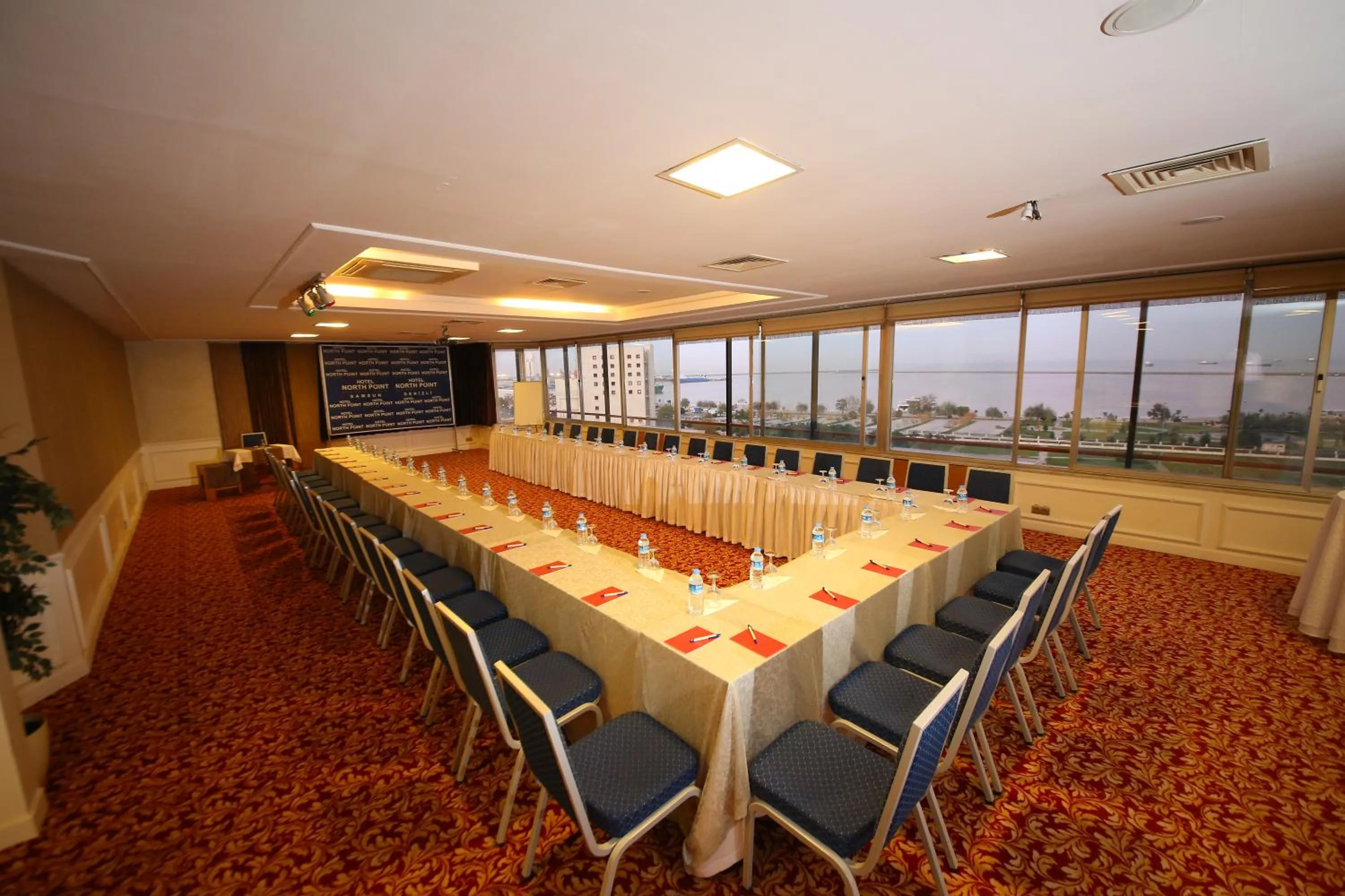 Meeting/conference room in North Point Hotel