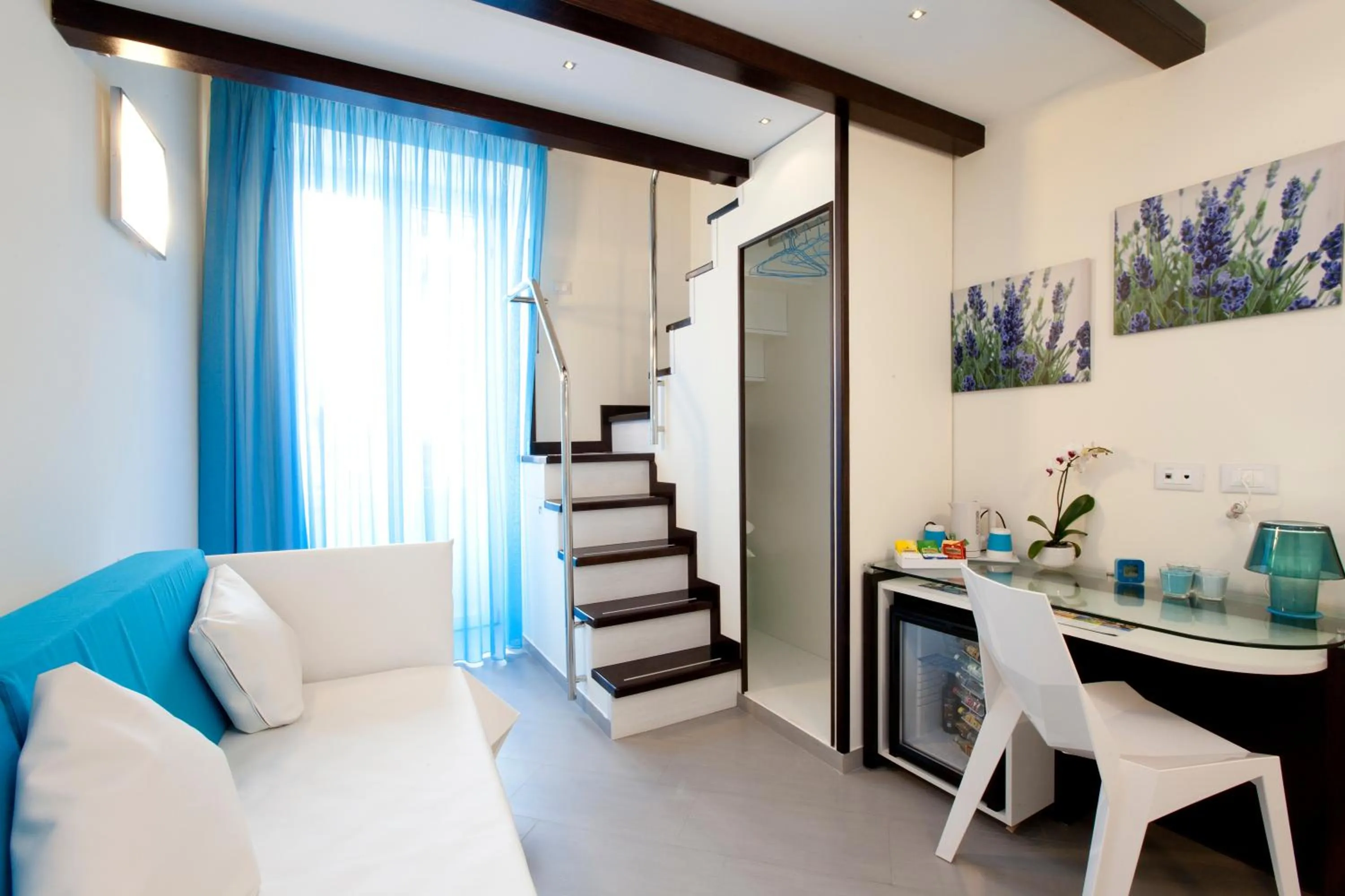 Coffee/tea facilities in Sorrento Flats