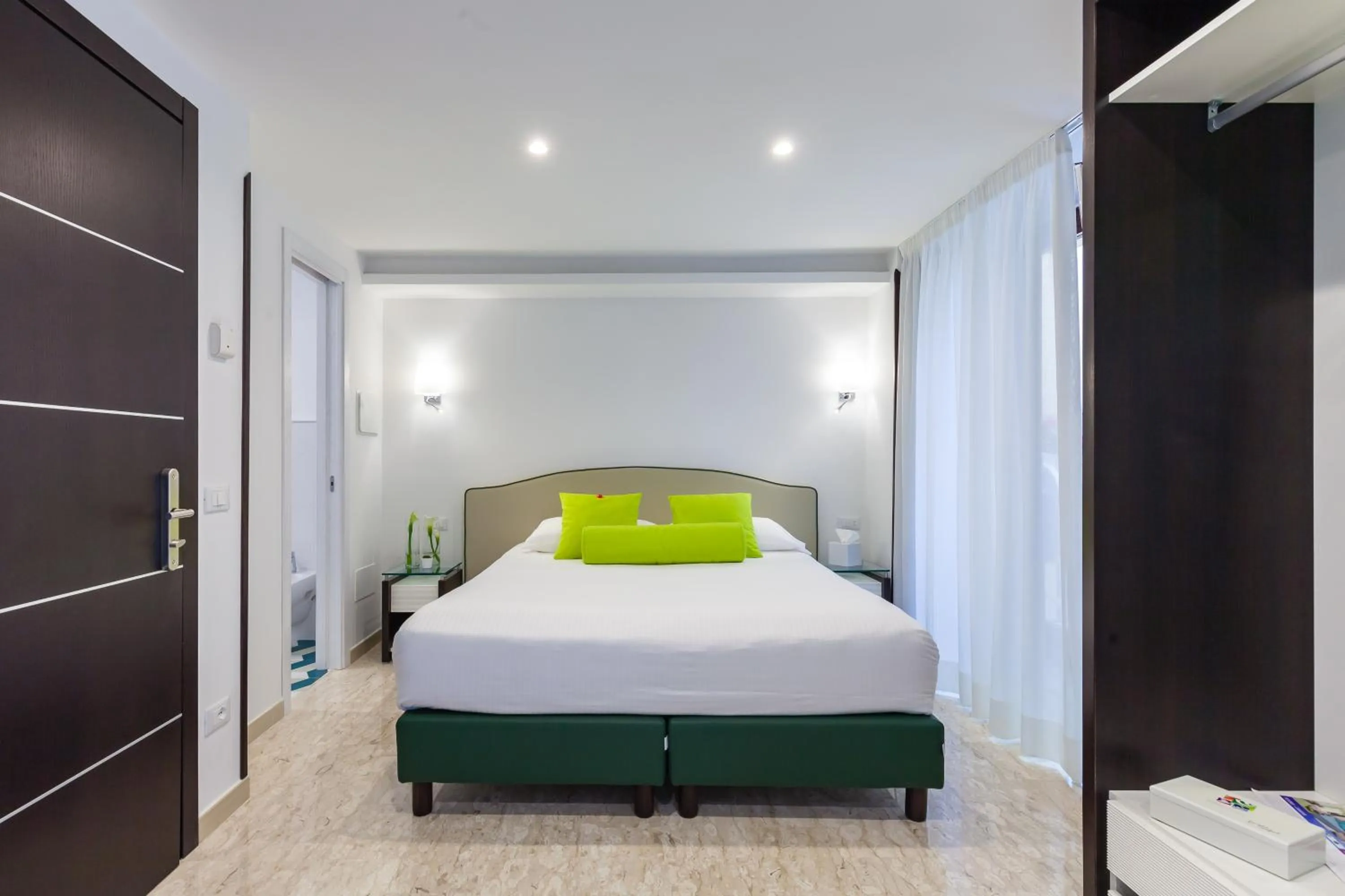 Bedroom, Bed in Sorrento Flats