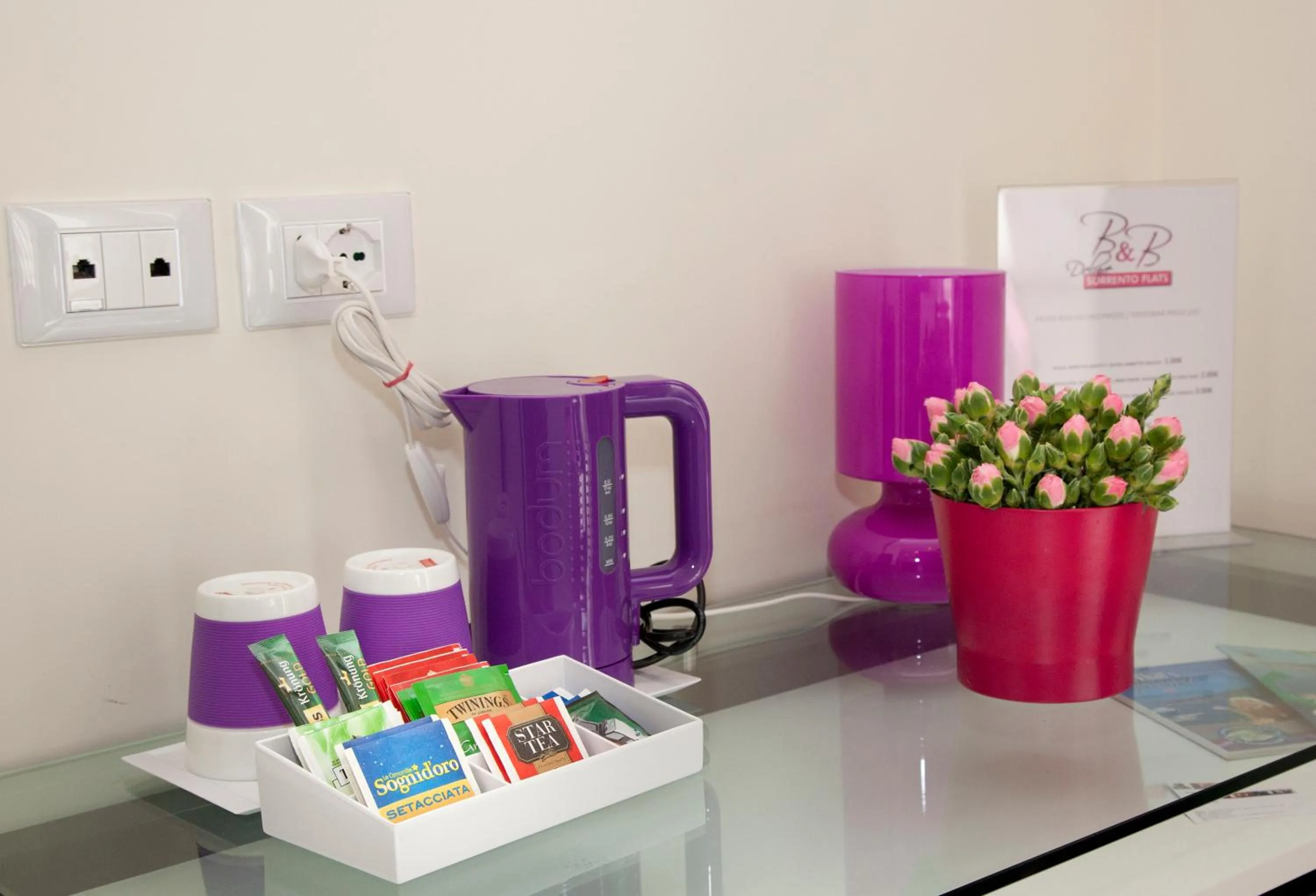 Coffee/tea facilities in Sorrento Flats