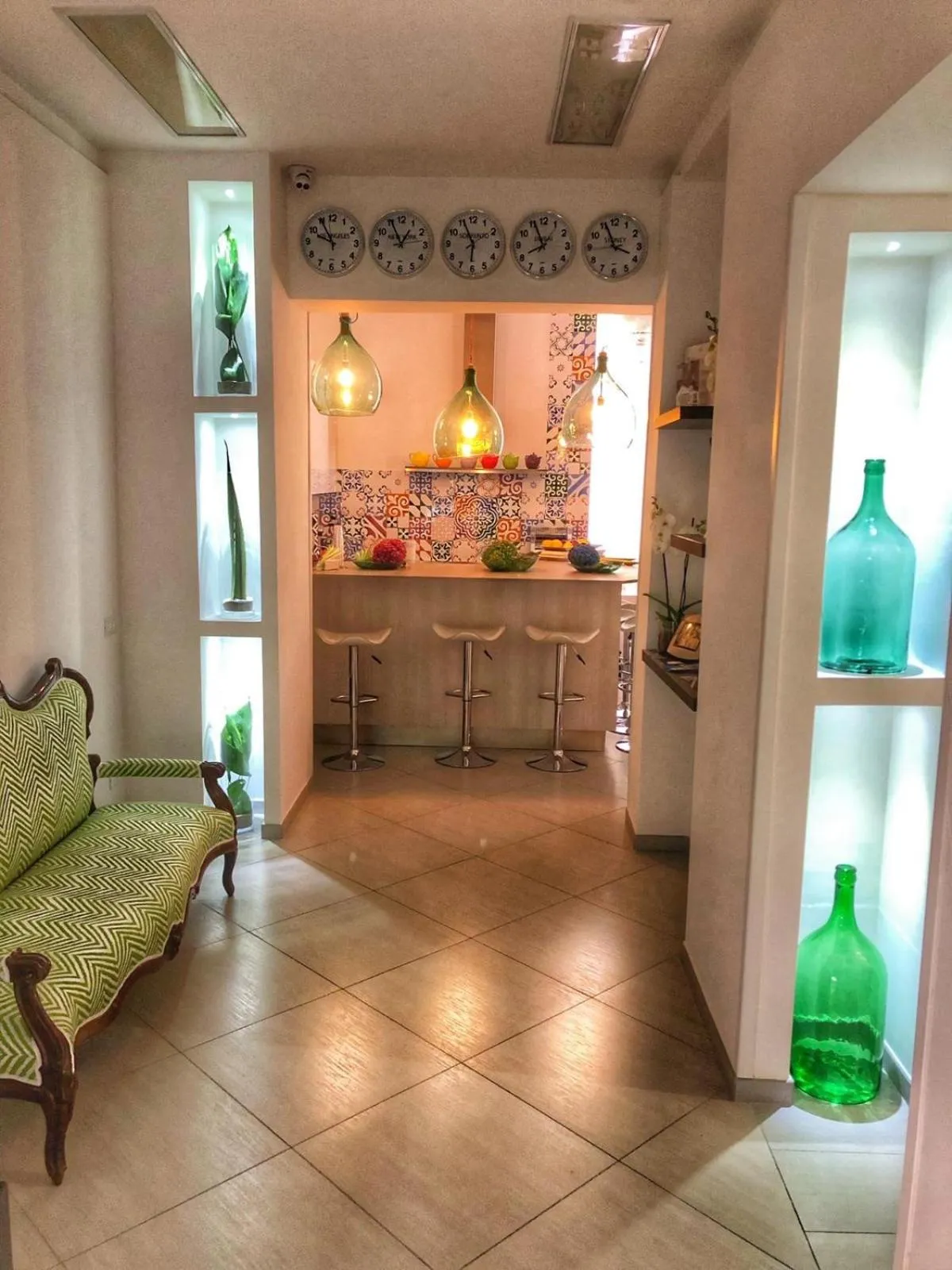 Restaurant/places to eat in Sorrento Flats