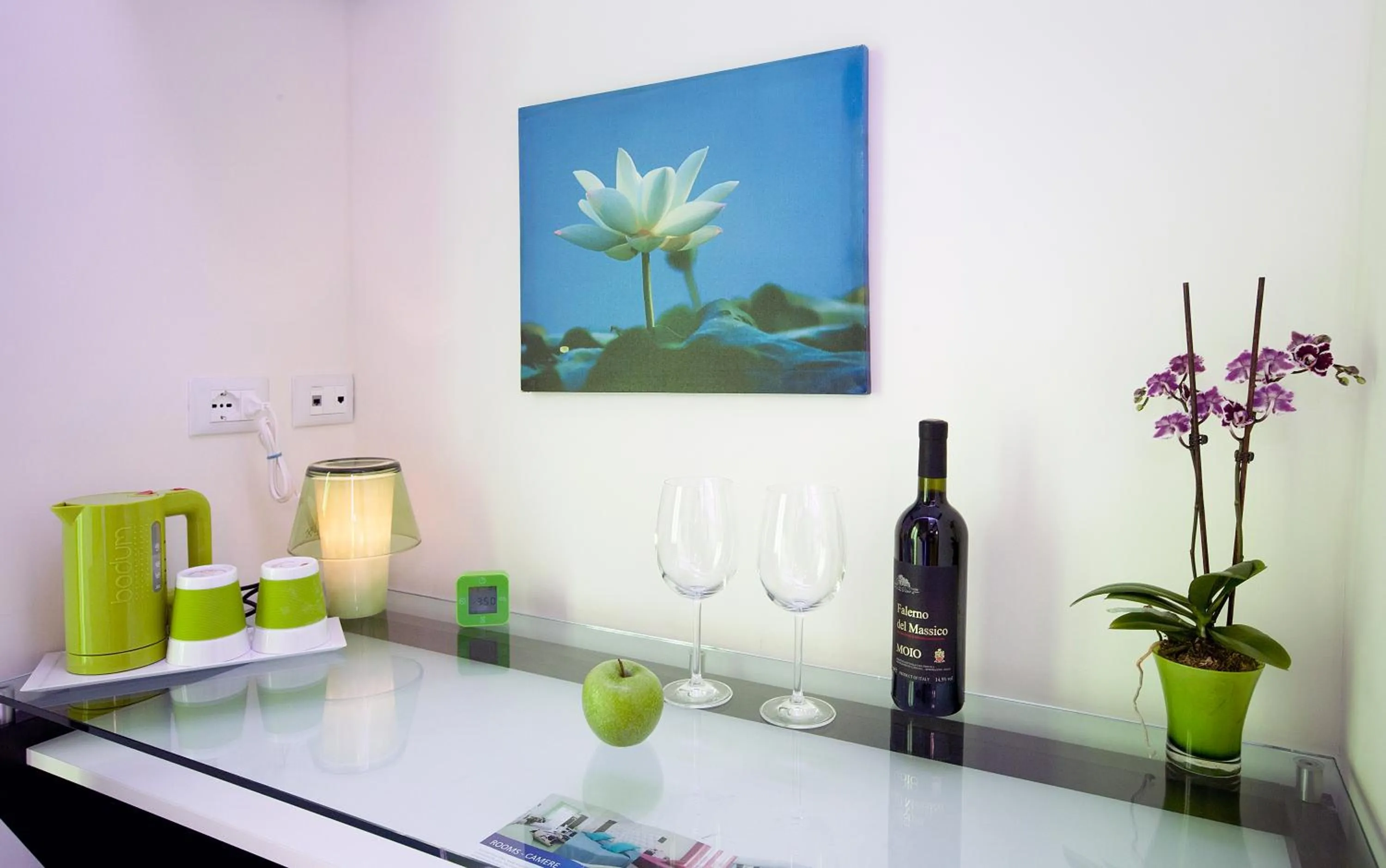 Coffee/tea facilities in Sorrento Flats