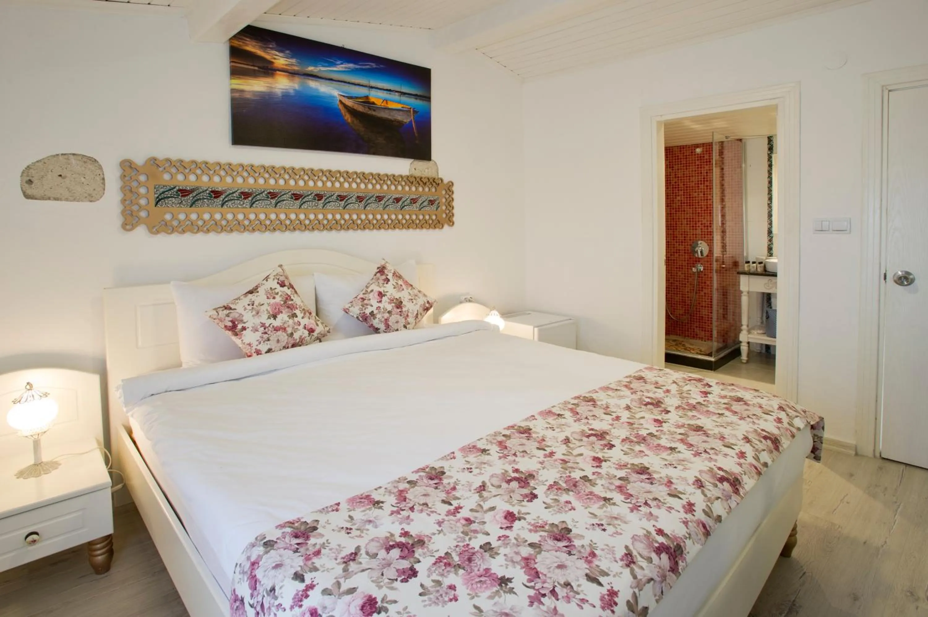 Photo of the whole room, Bed in Lodos Hotel