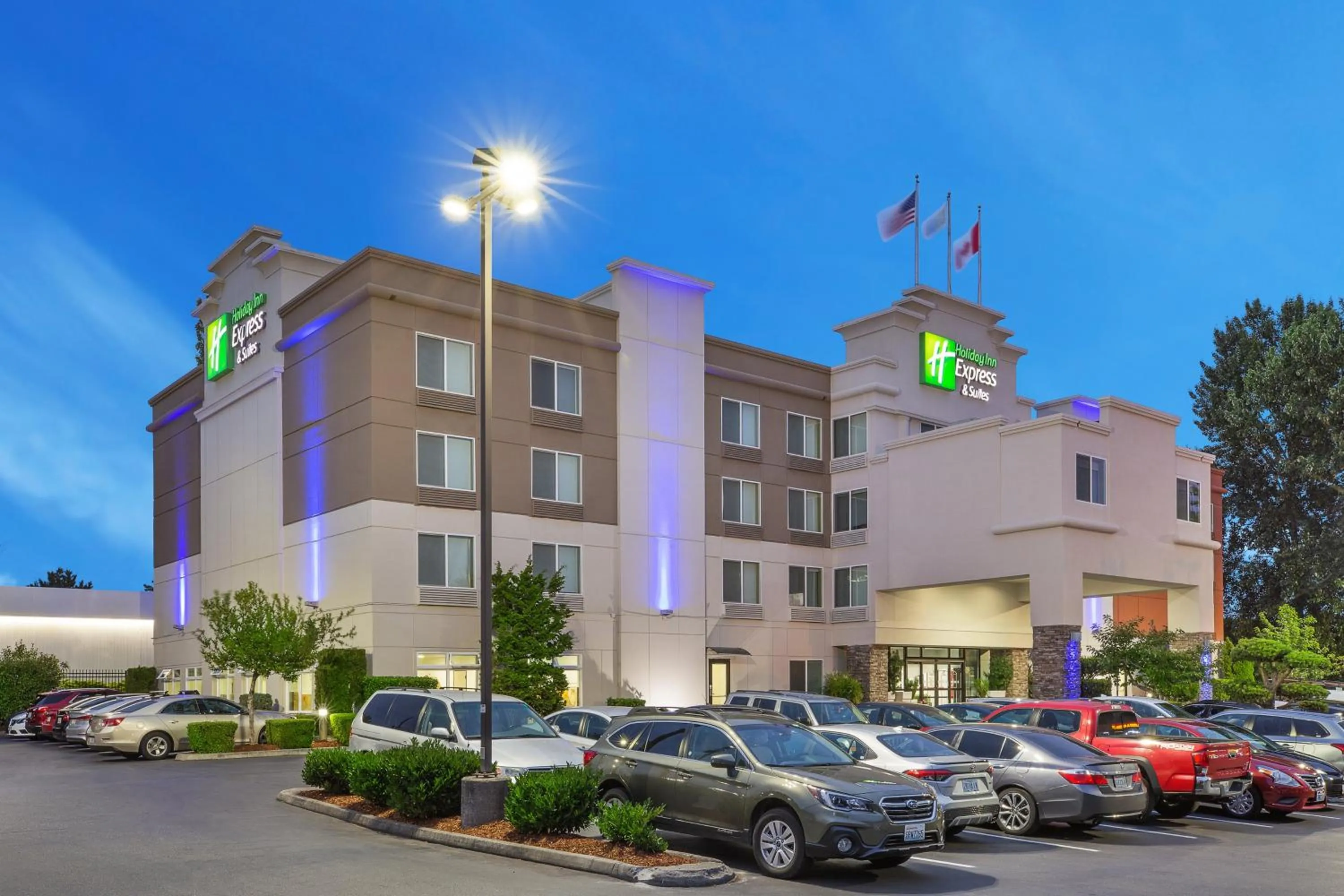 Property building in Holiday Inn Express & Suites Tacoma by IHG
