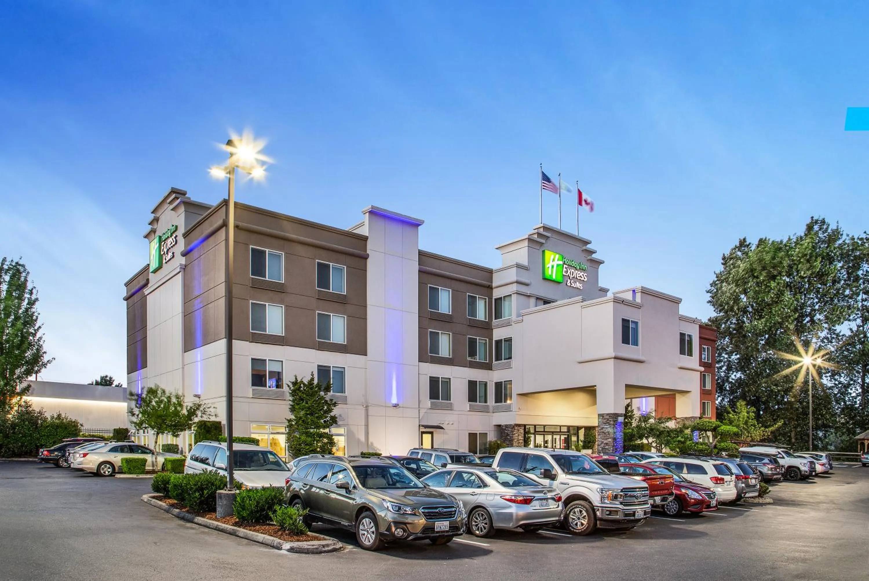 Property building in Holiday Inn Express & Suites Tacoma by IHG