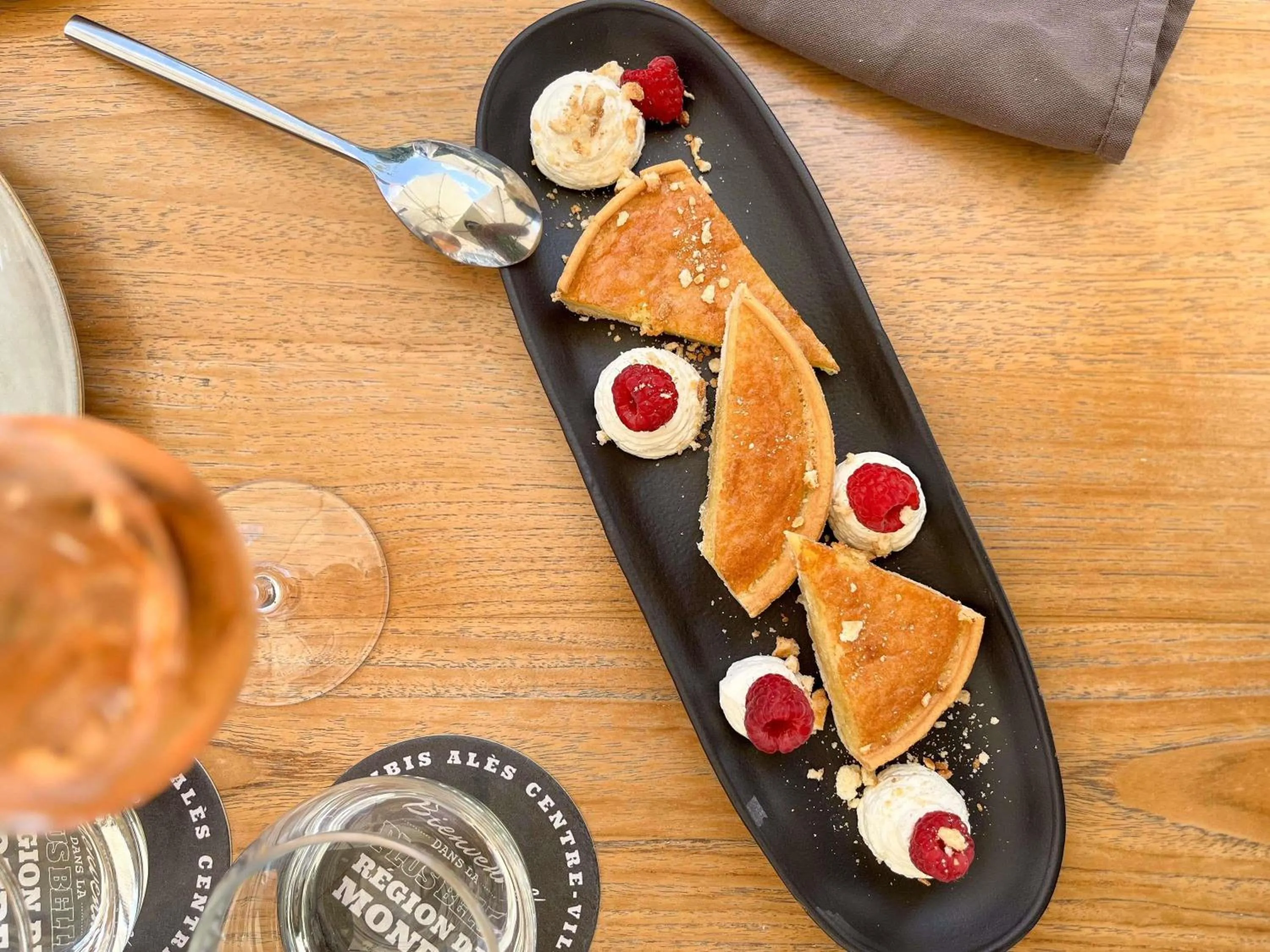 Restaurant/places to eat in Ibis Alès Centre Ville