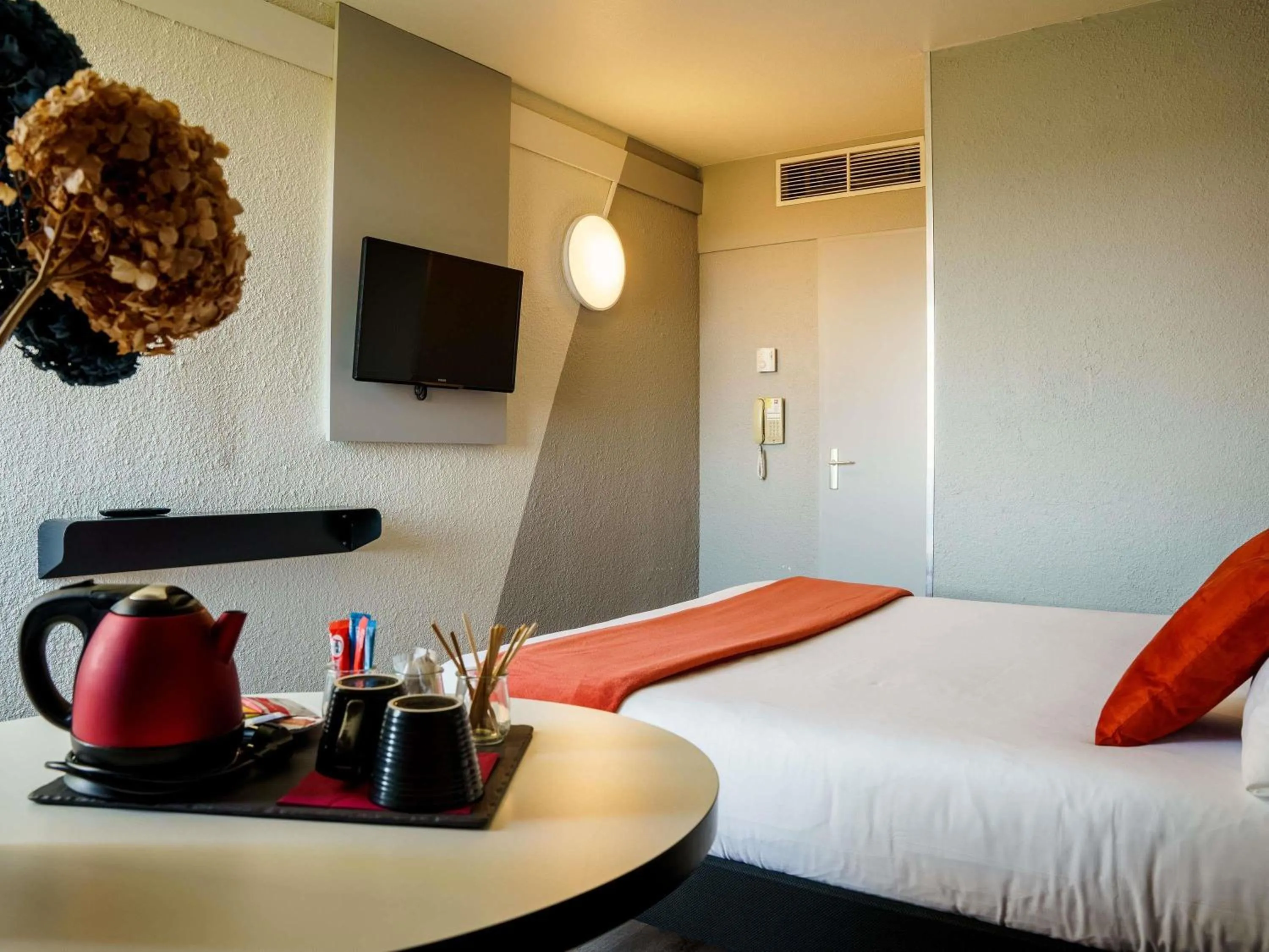 Bedroom, Bed in Ibis Alès Centre Ville