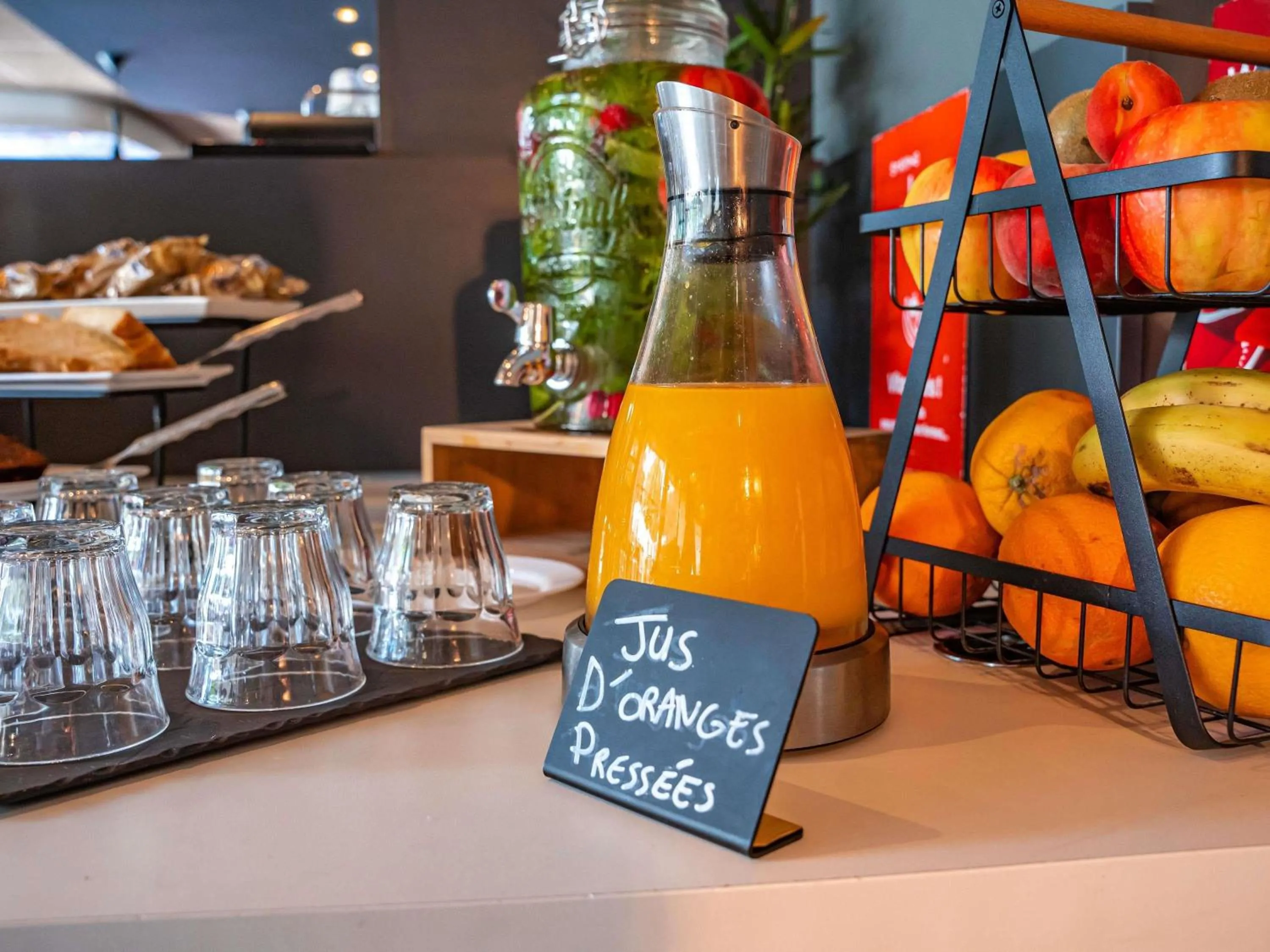 Breakfast in Ibis Alès Centre Ville
