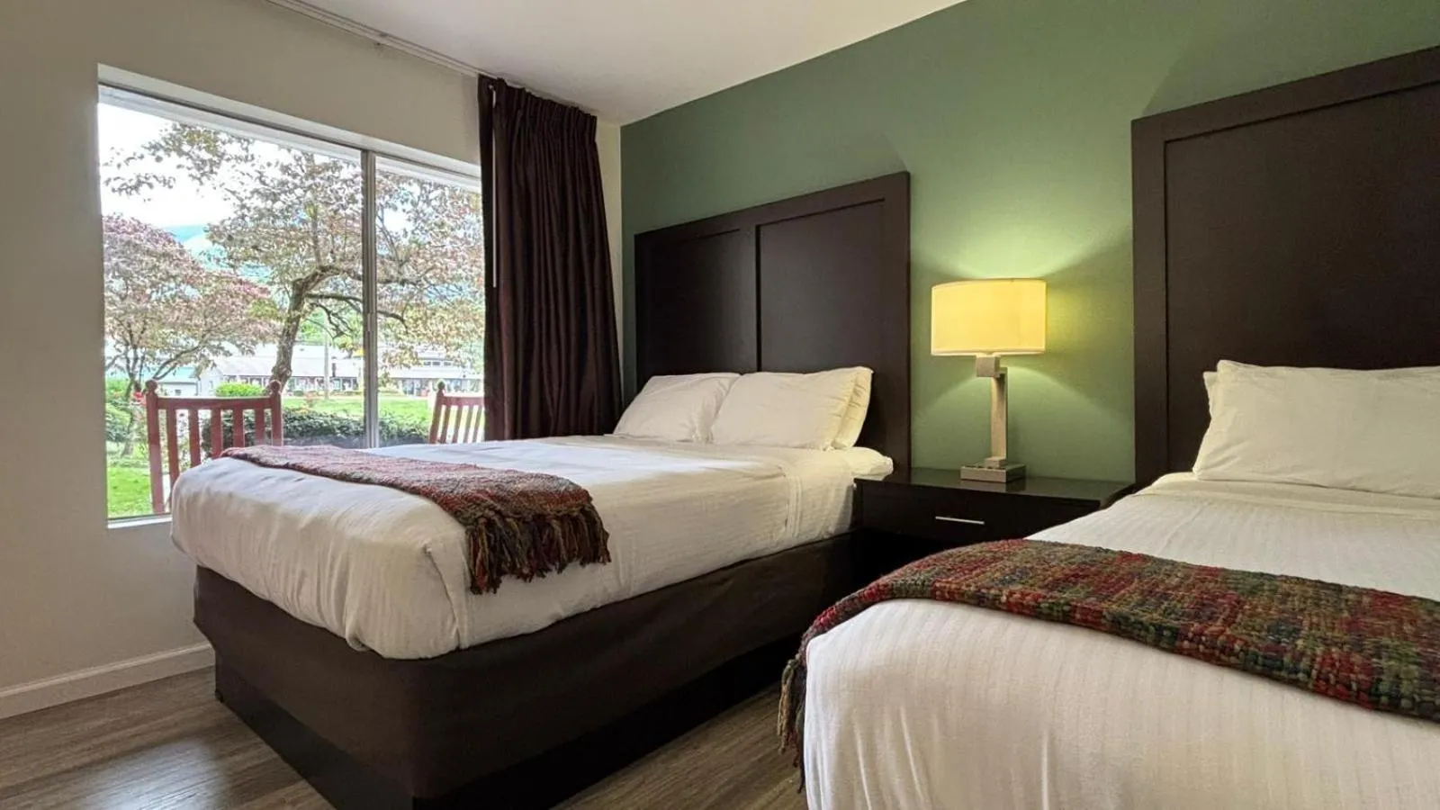 Bedroom, Bed in Castlewood Inn