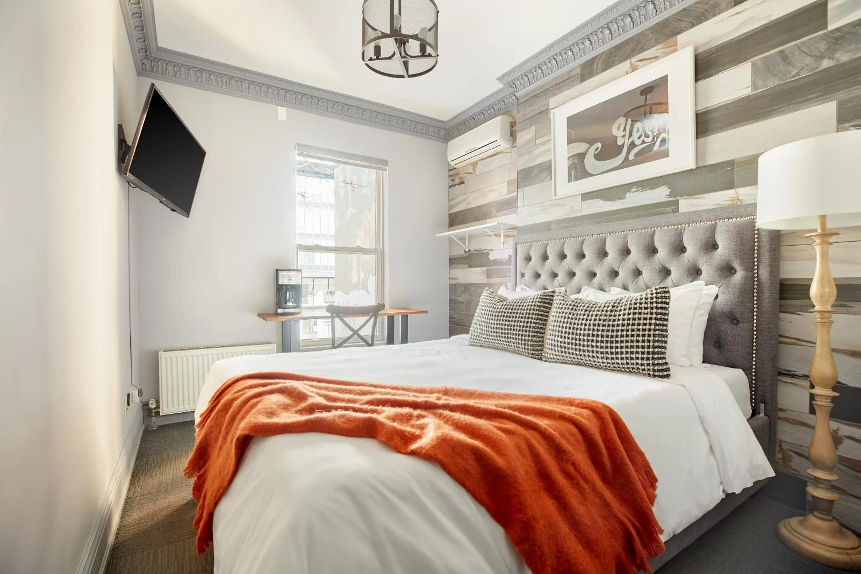 Bed in Sonder The Wellesley