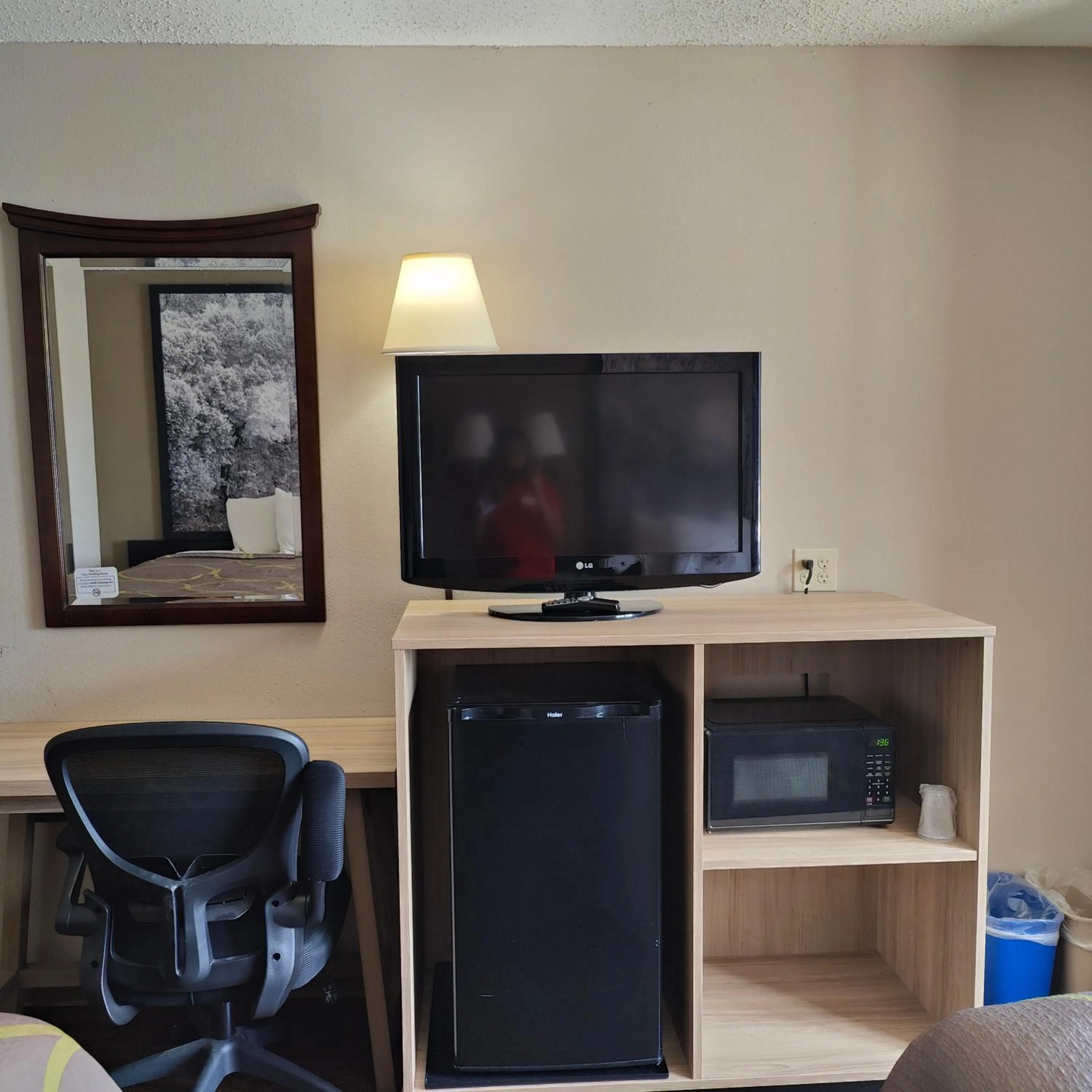 TV and multimedia in Super 8 by Wyndham Allentown Kutztown Area