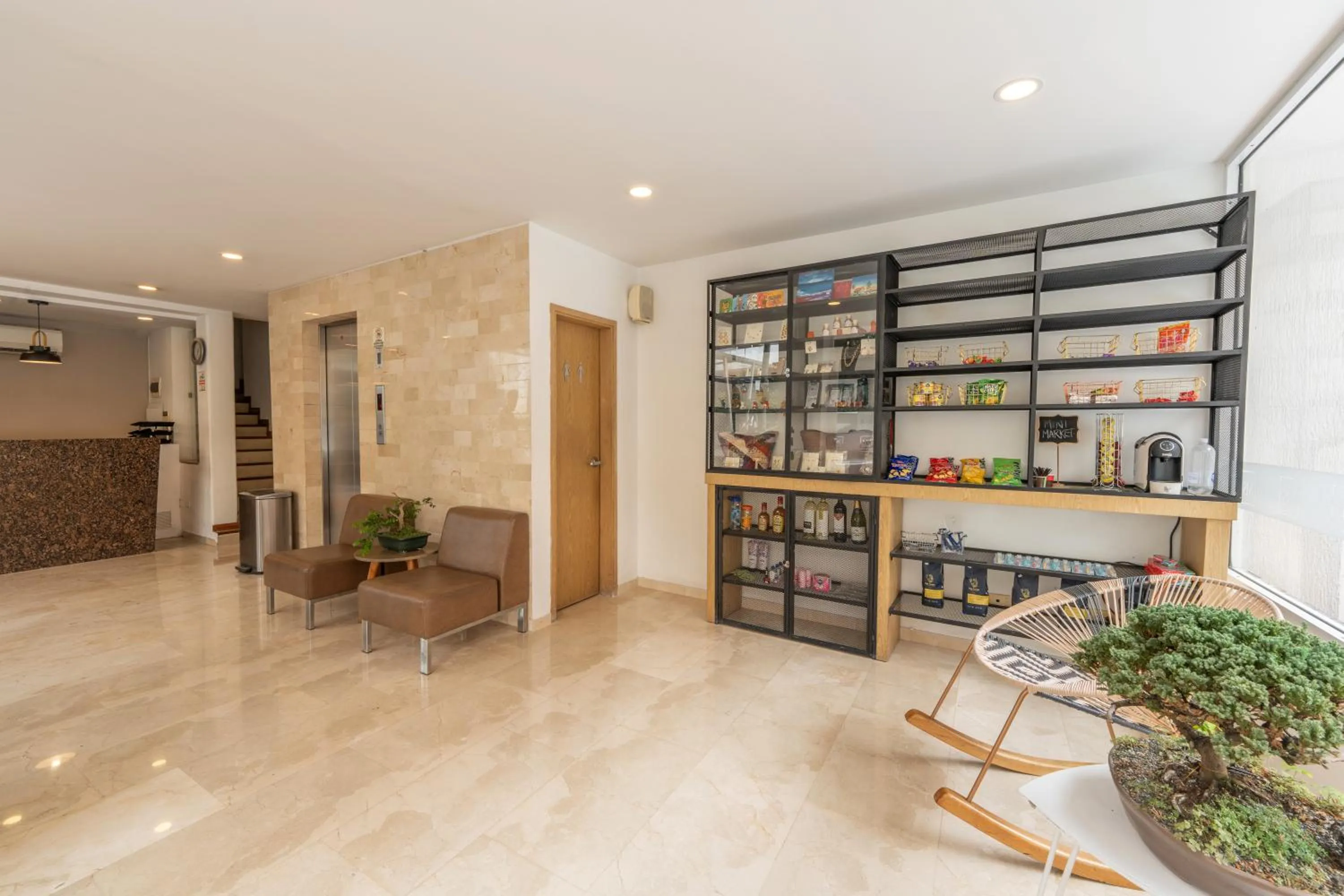 Lobby or reception in Basic Hotel Centenario by Hoteles MS