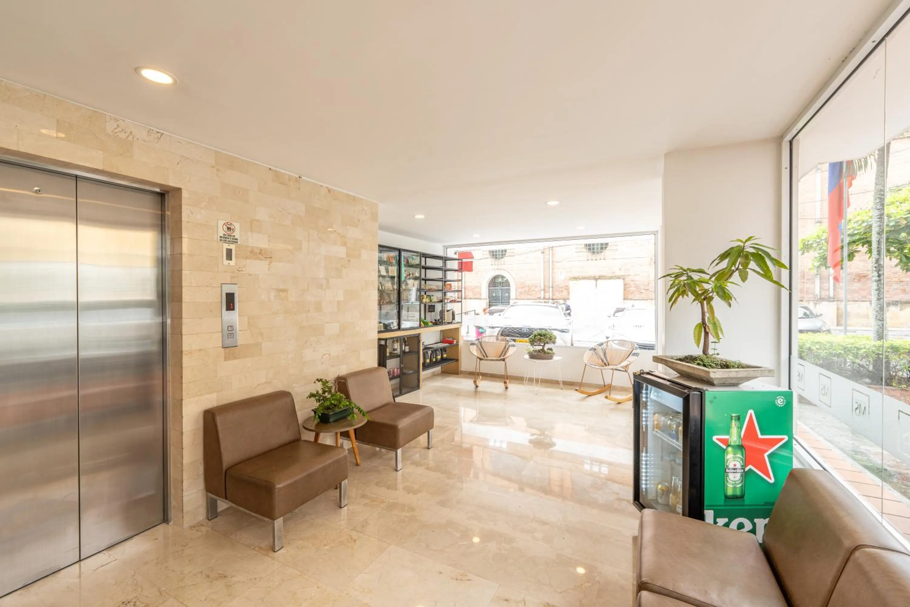 Lobby or reception in Basic Hotel Centenario by Hoteles MS