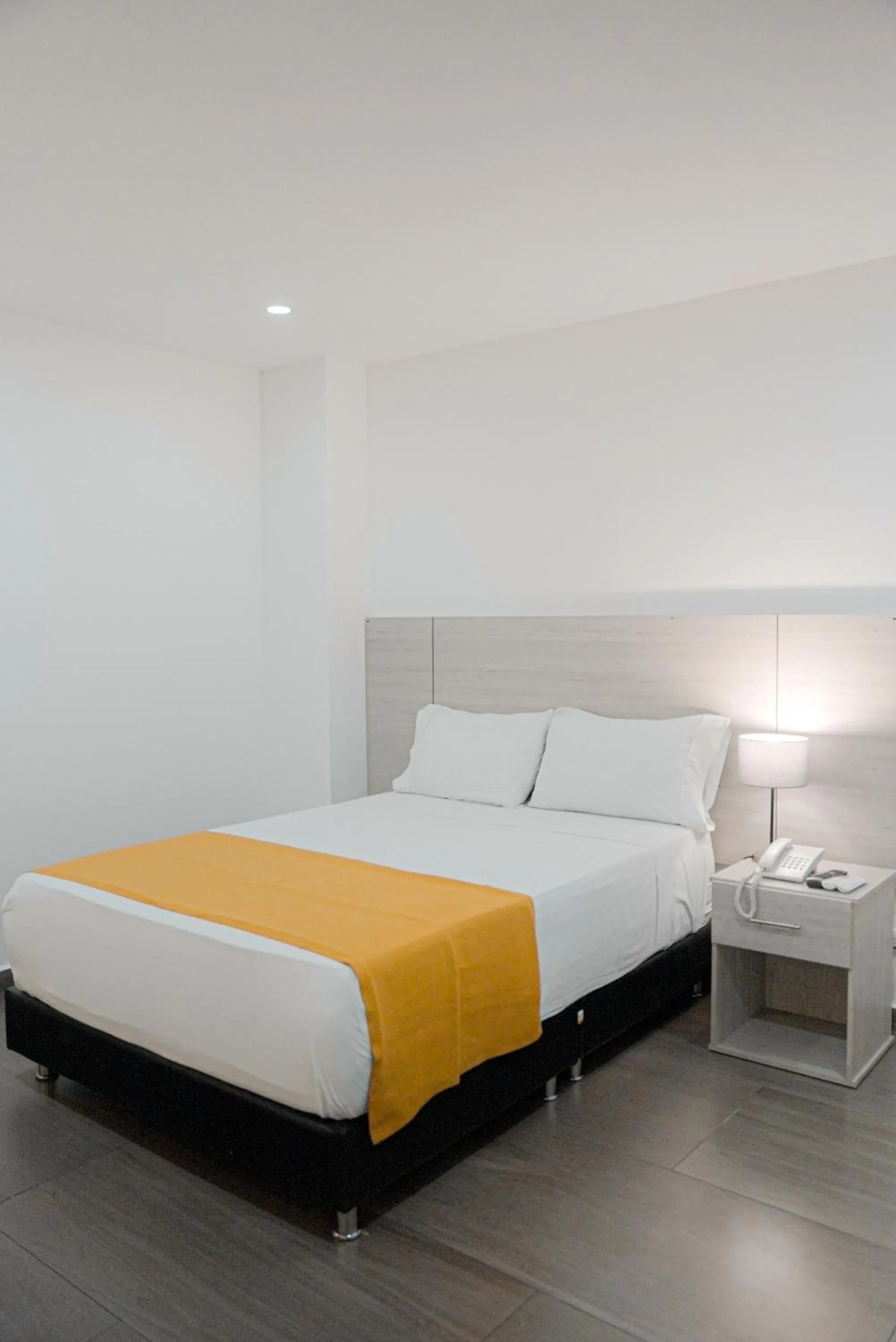 Bed in Basic Hotel Chipichape by Hoteles MS