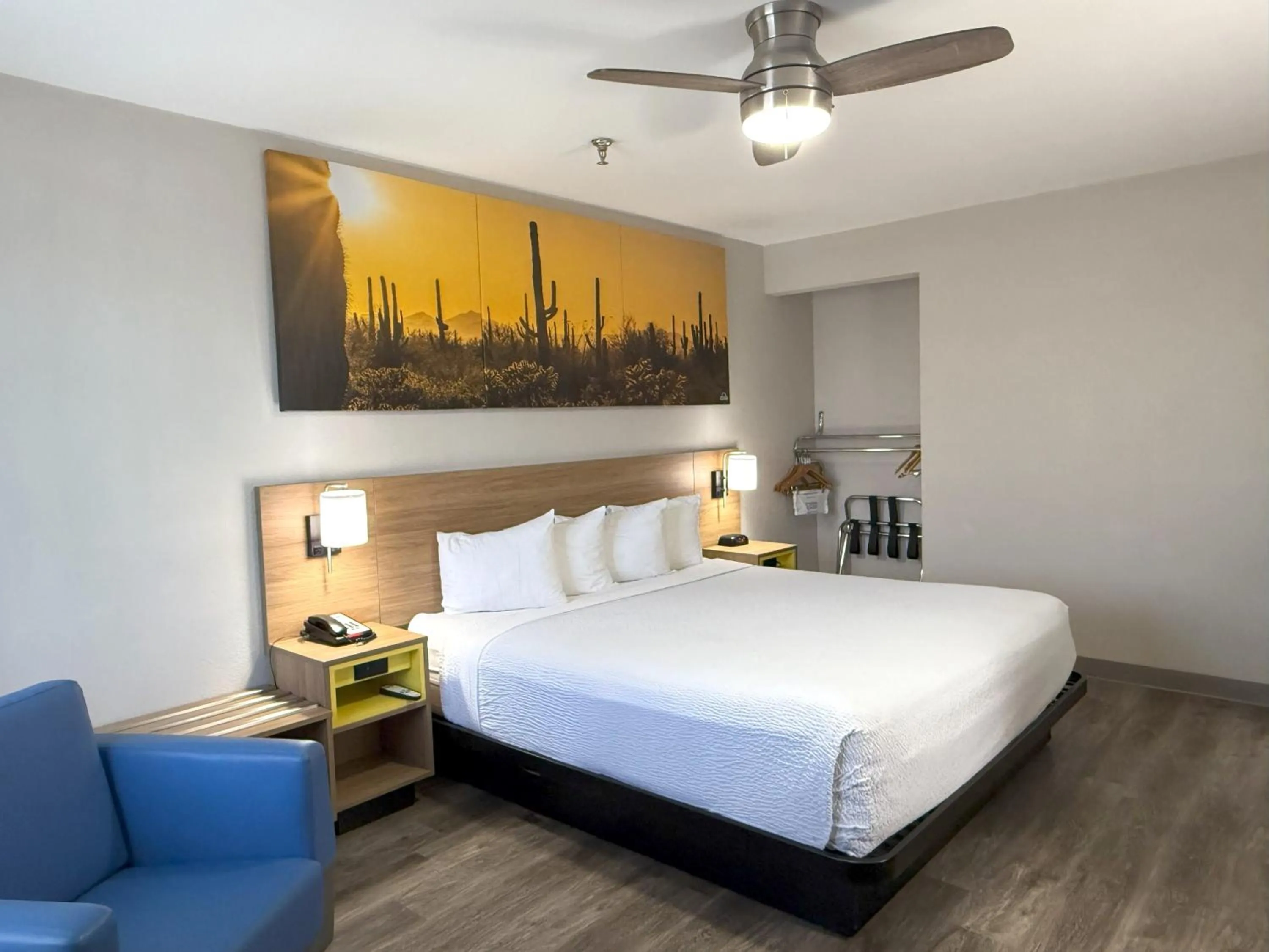 Bed in Days Inn by Wyndham Yuma