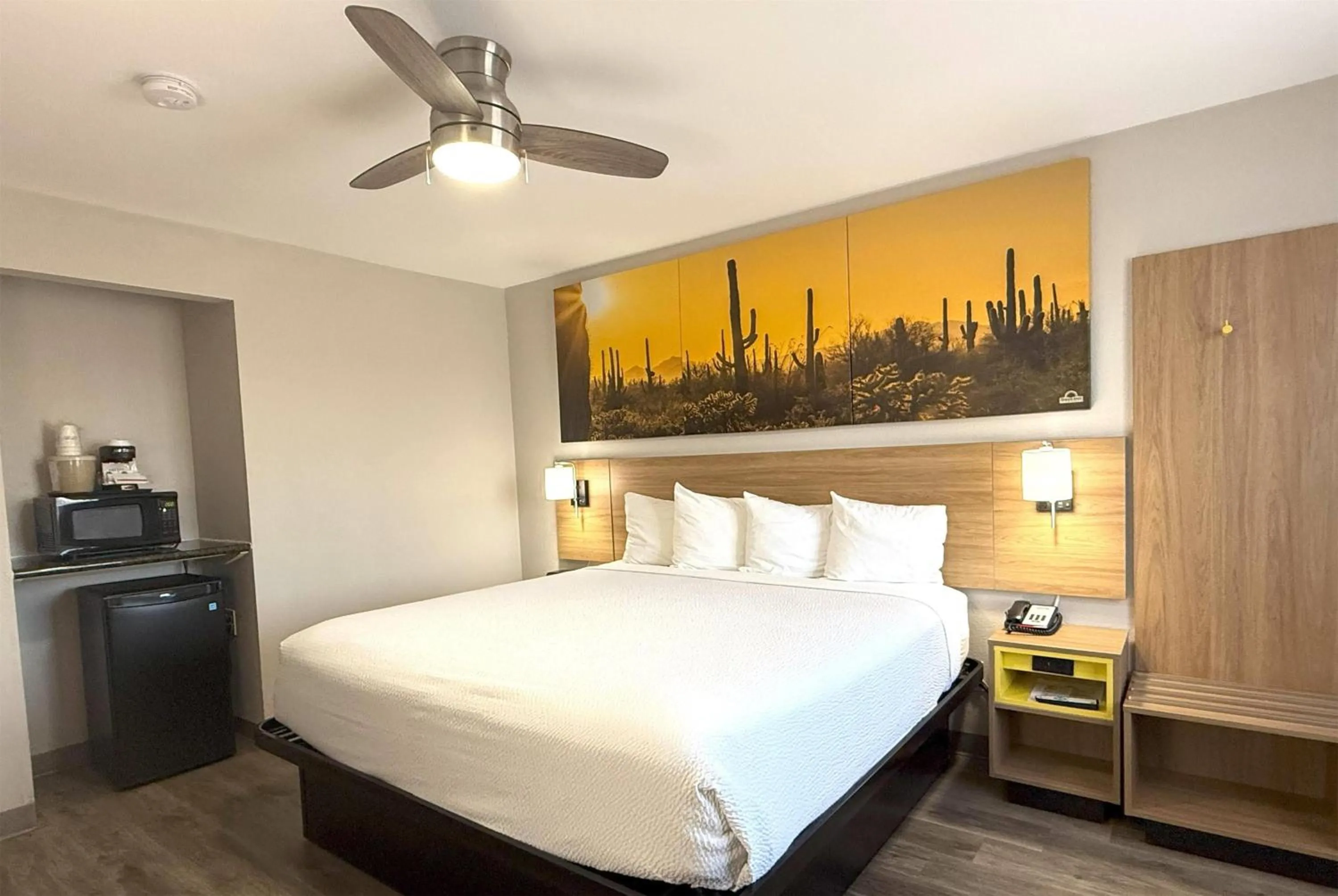 Photo of the whole room, Bed in Days Inn by Wyndham Yuma