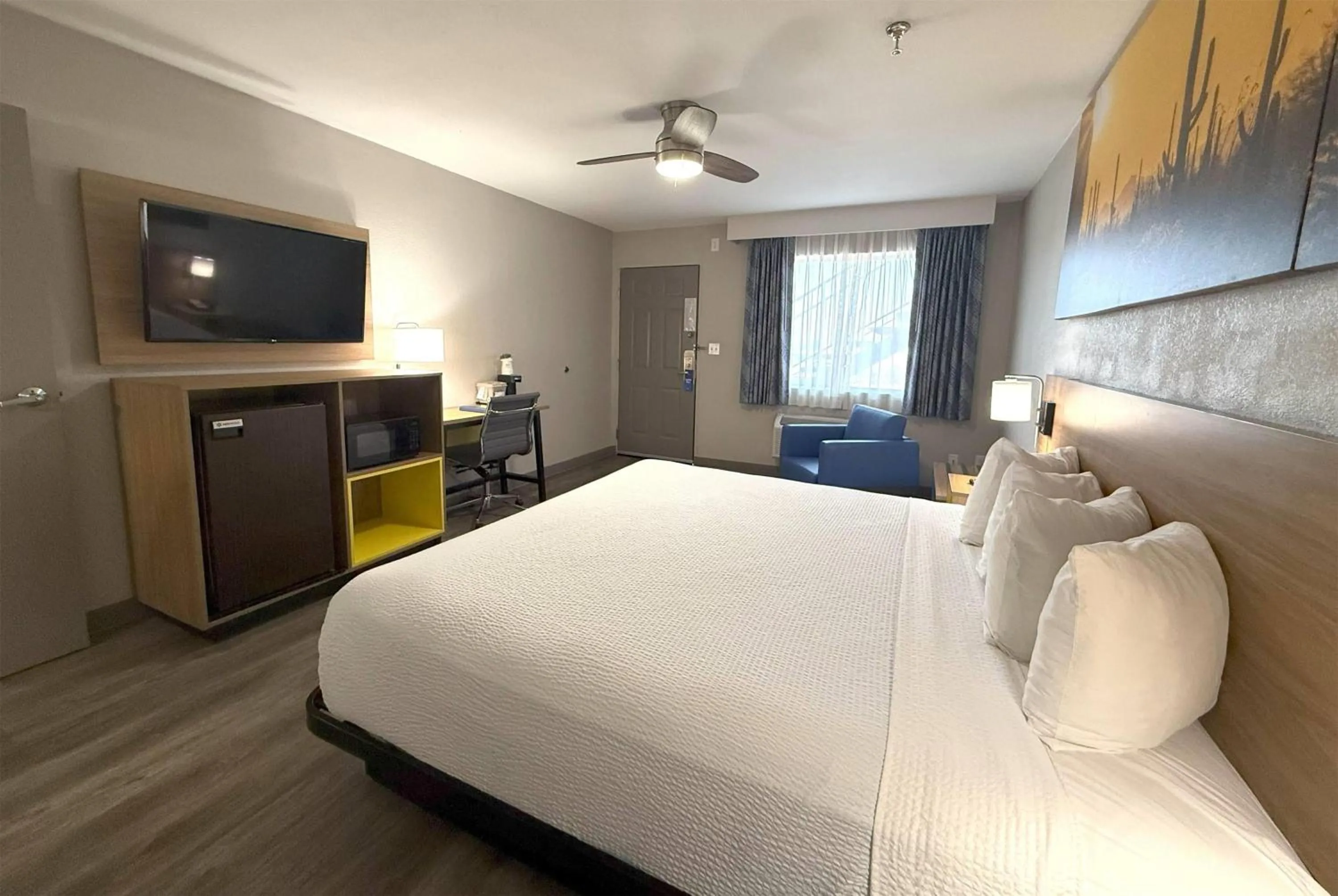 Photo of the whole room, Bed in Days Inn by Wyndham Yuma