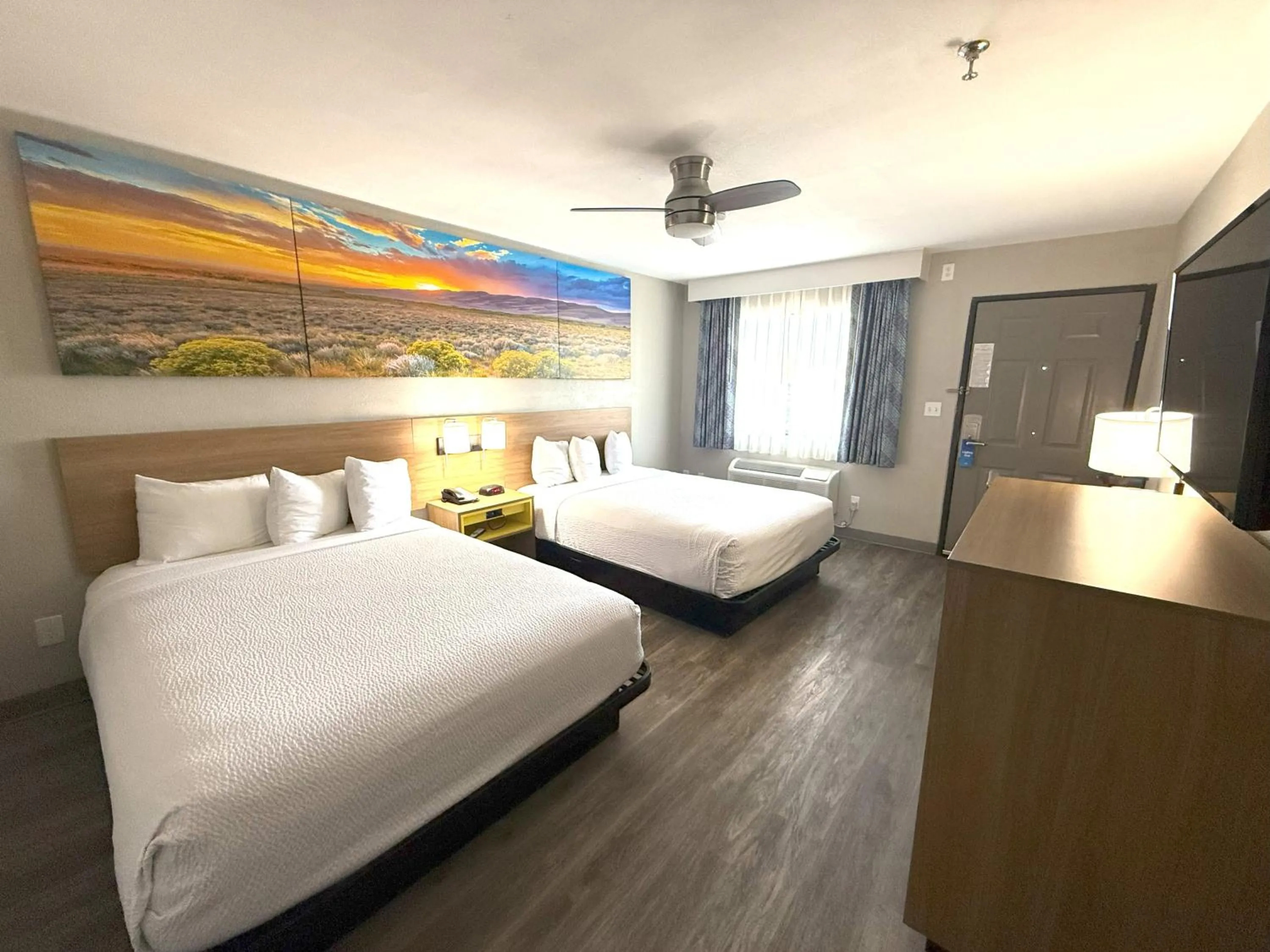 Bed in Days Inn by Wyndham Yuma