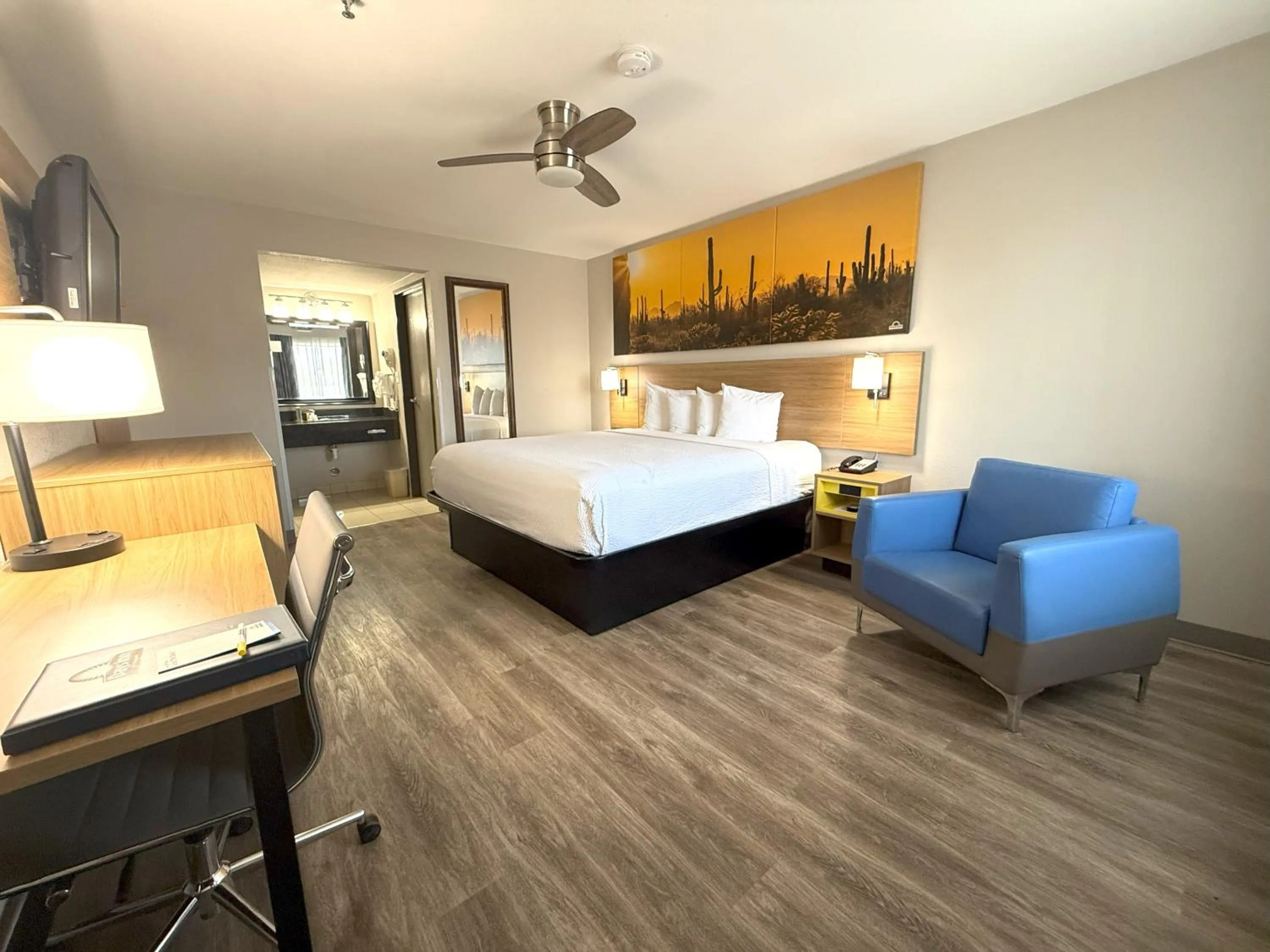 Bed in Days Inn by Wyndham Yuma