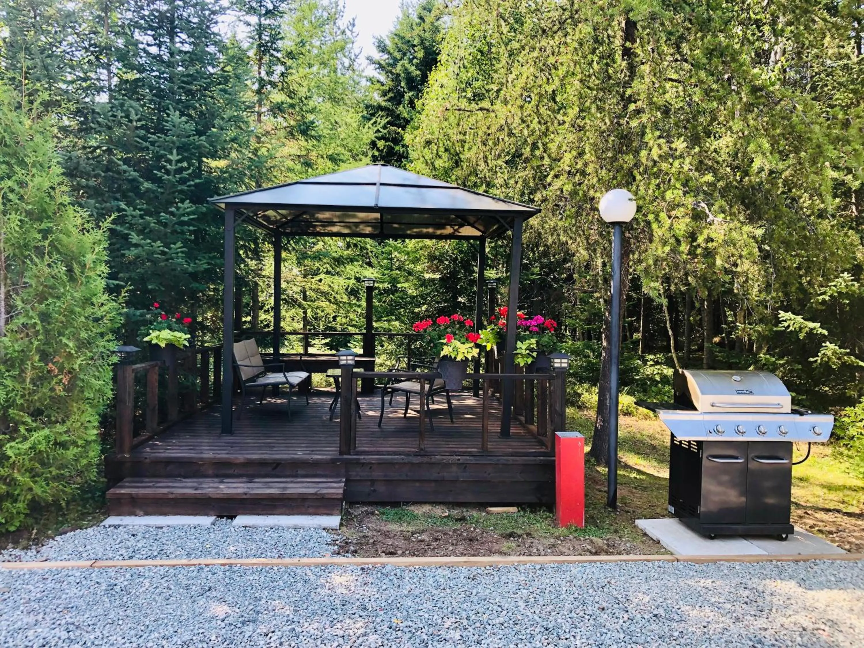 BBQ facilities in Mystic Isle Motel