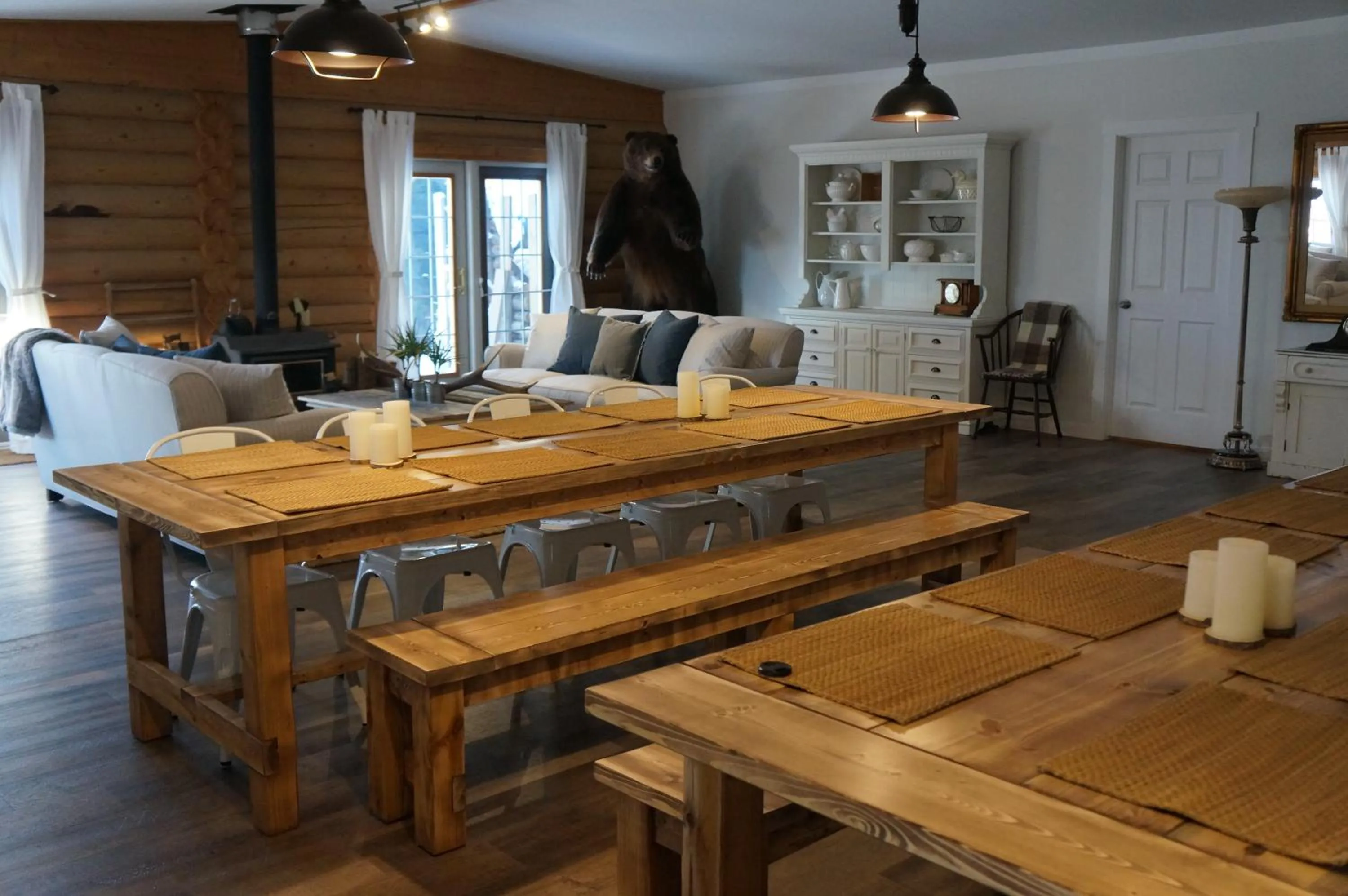 Living room in Whitewater Lodge