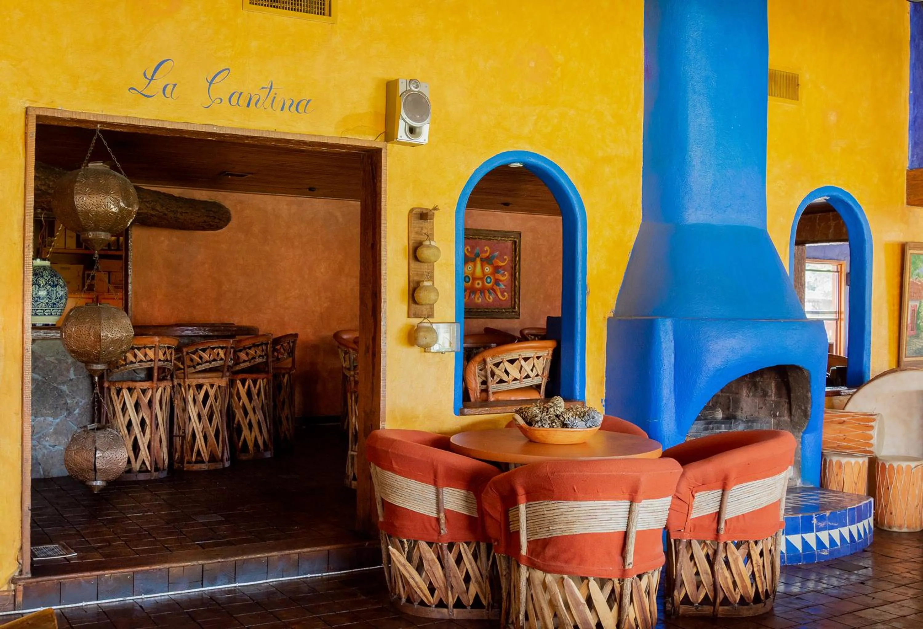 Lounge or bar in Villa Mexicana Creel Mountain Lodge