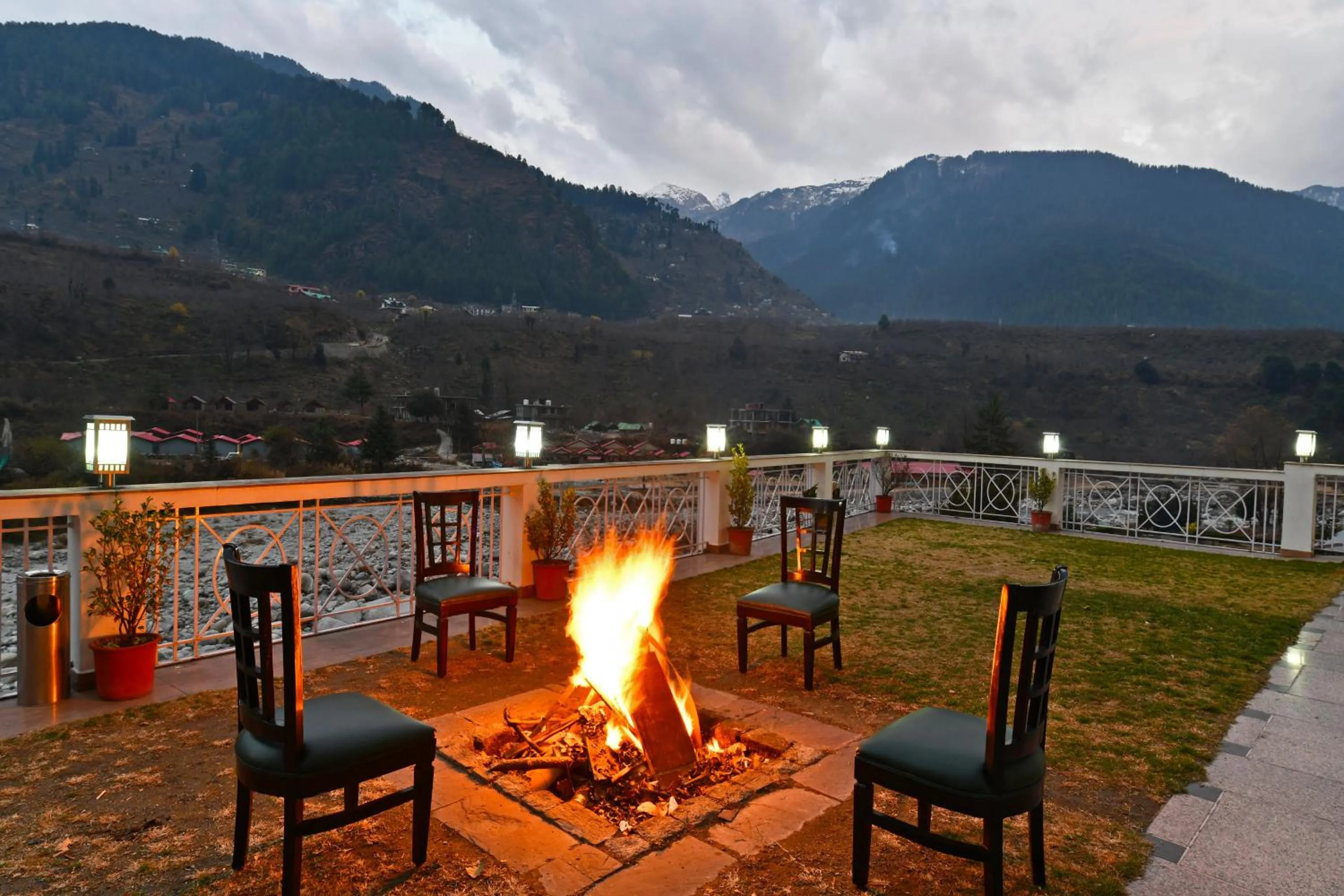 Mastiff Grand Manali Resort