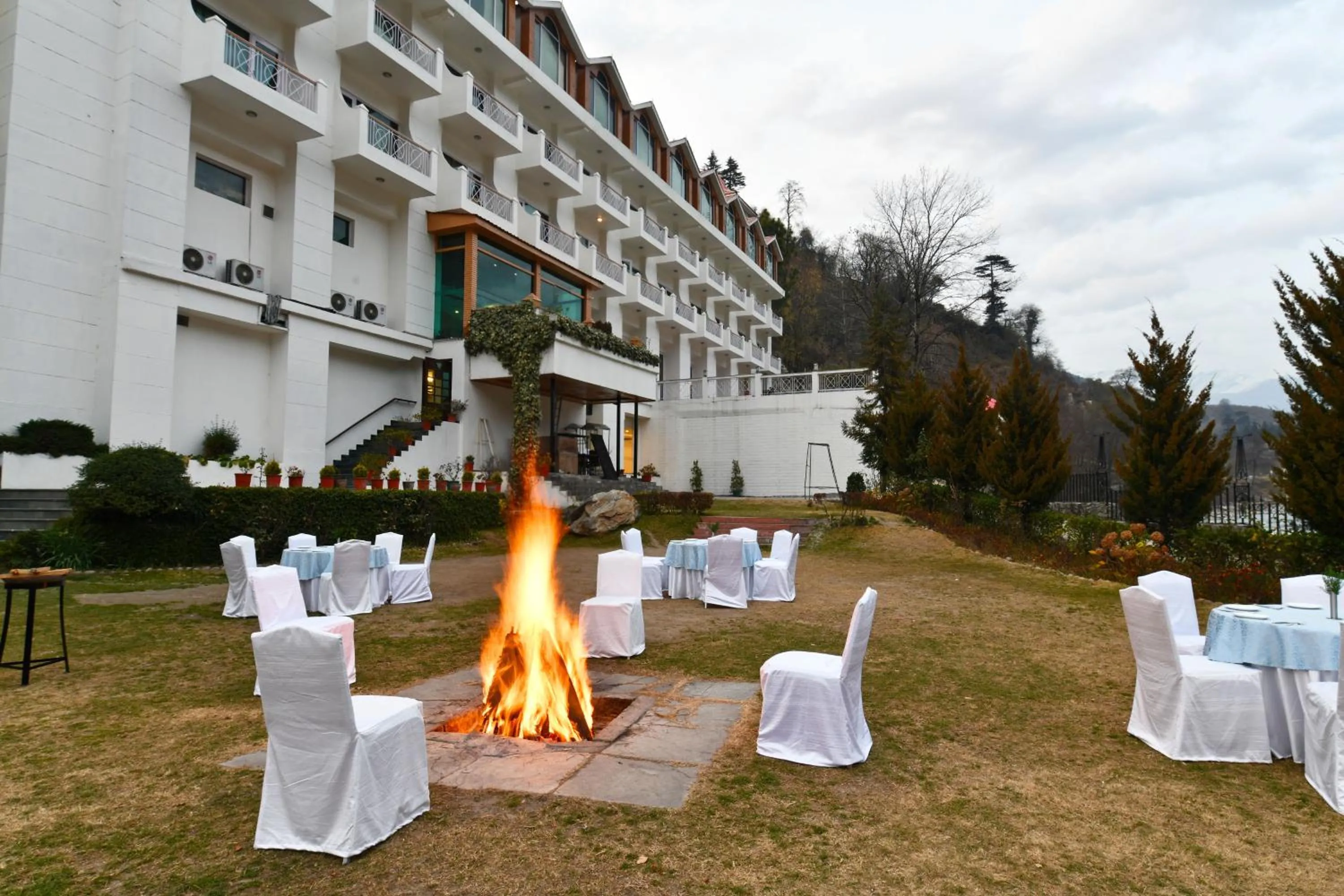 Mastiff Grand Manali Resort