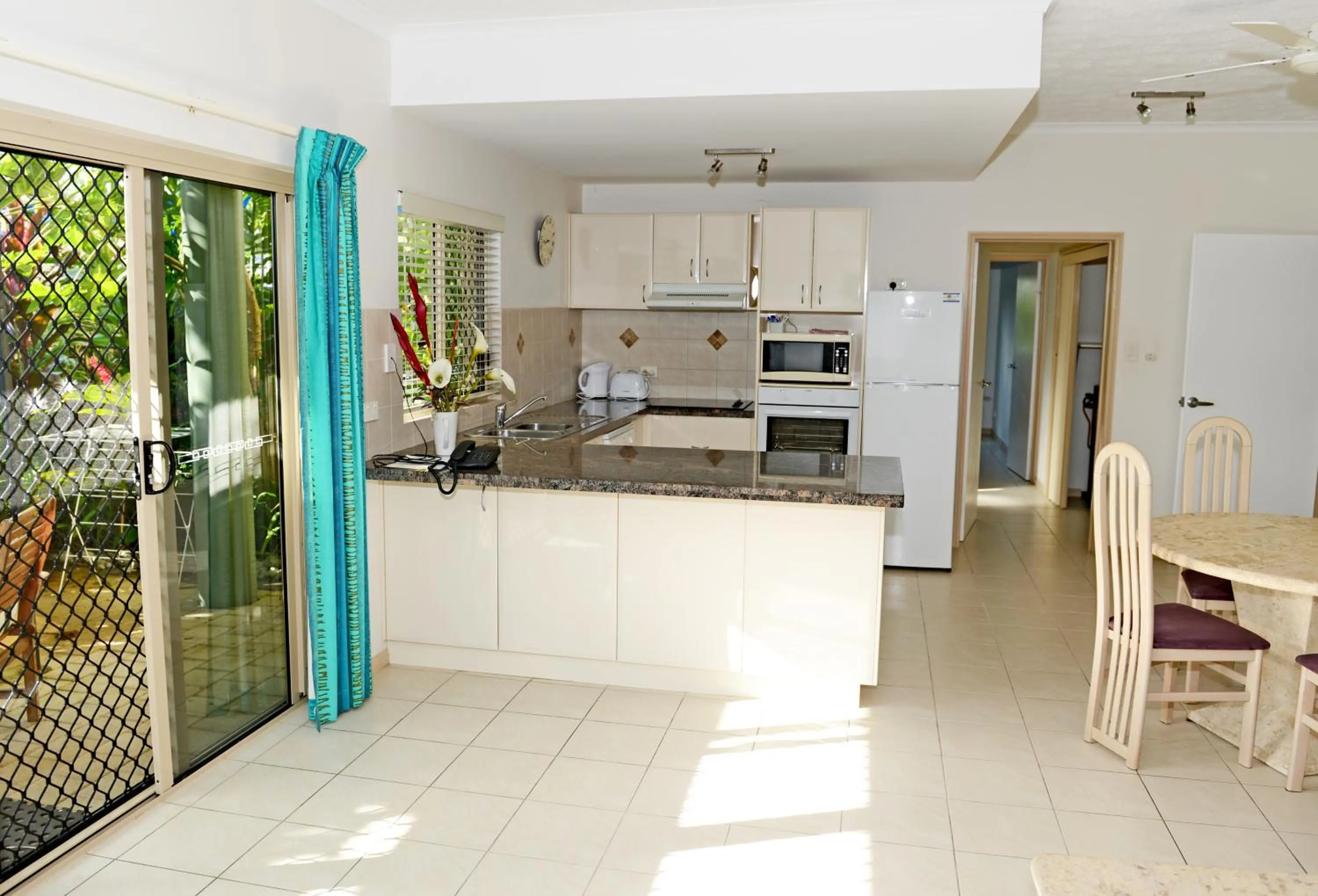 Kitchen or kitchenette in Mission Reef Resort