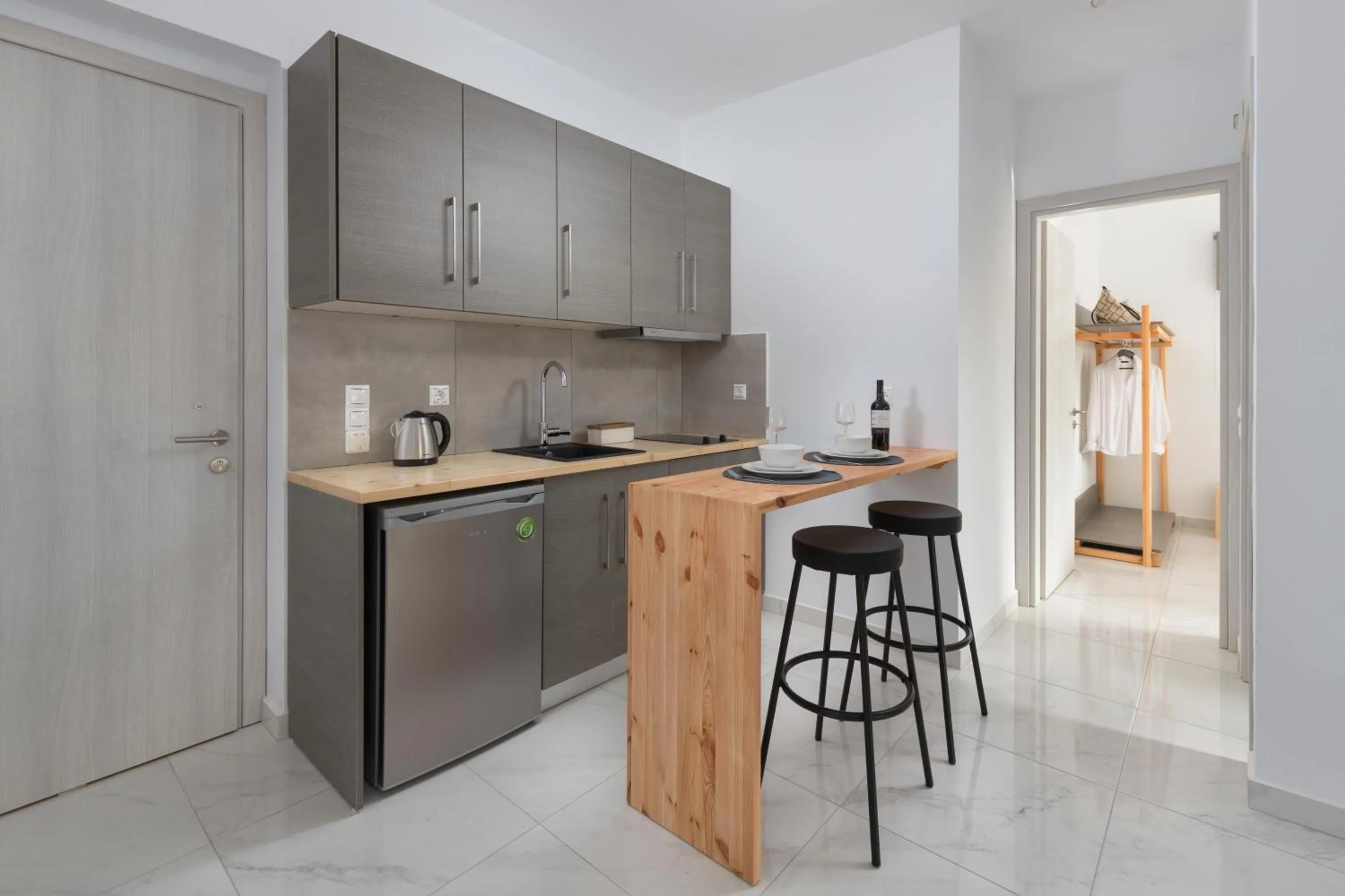 Kitchen or kitchenette in L & C Boutique Apartments