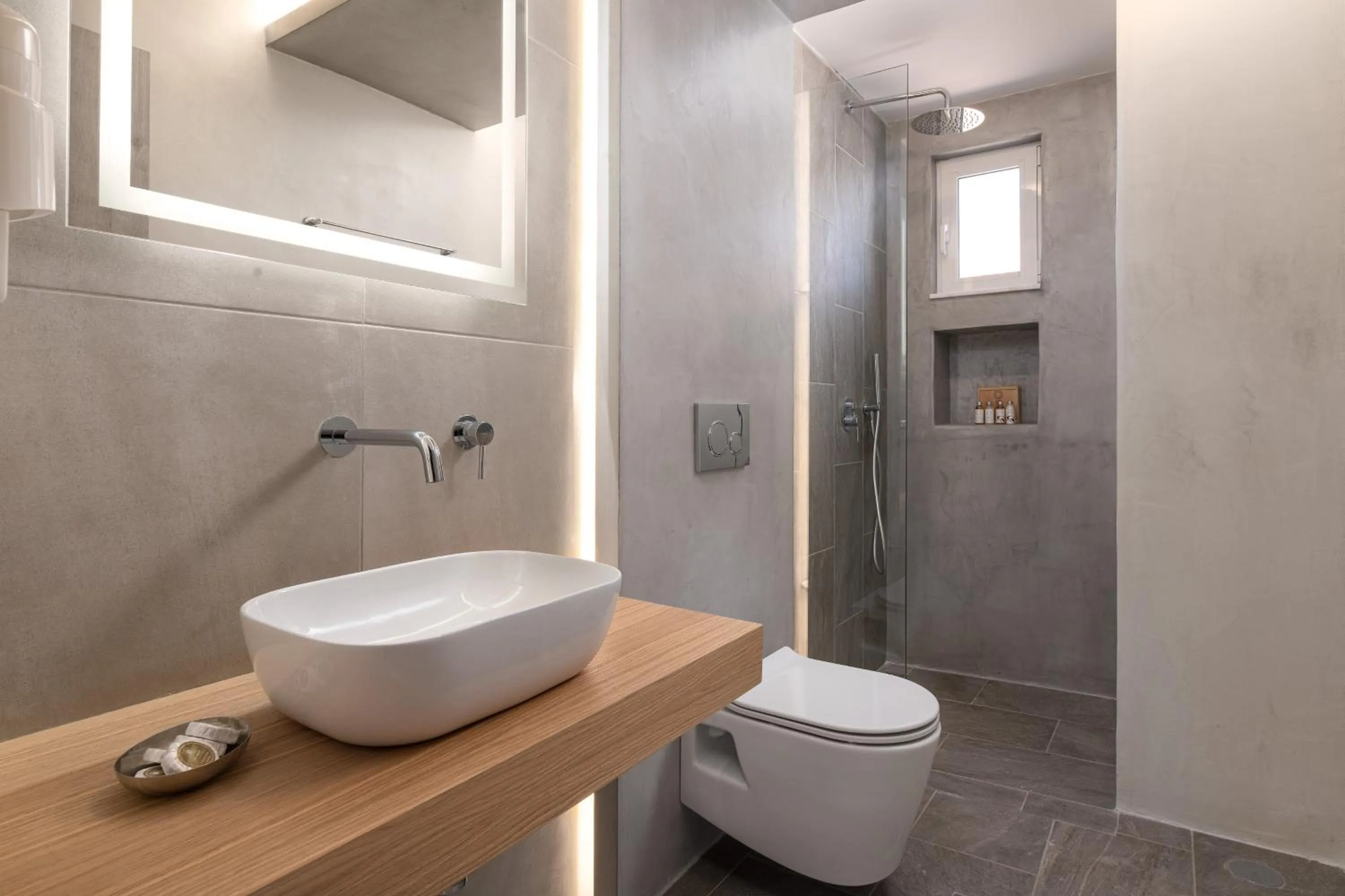 L & C Boutique Apartments