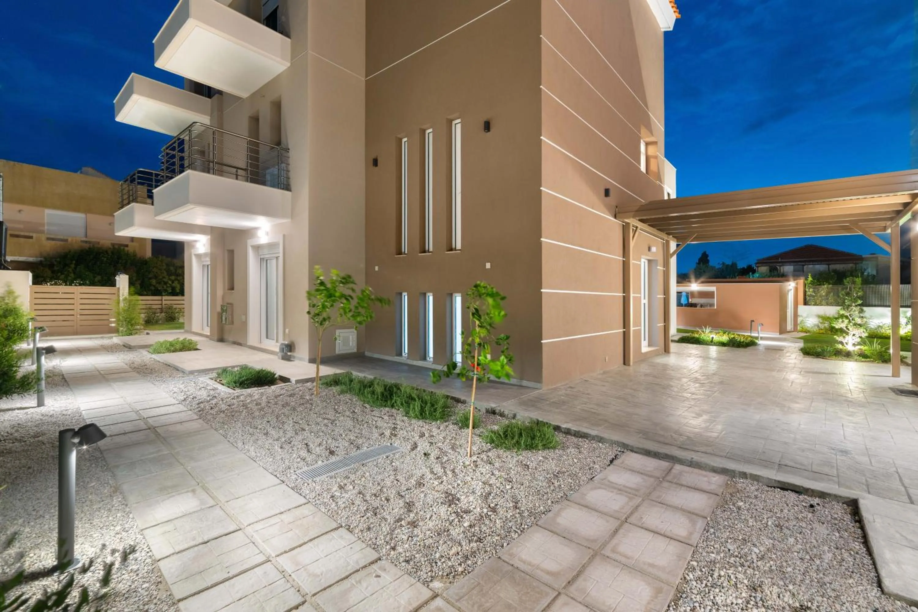 L & C Boutique Apartments