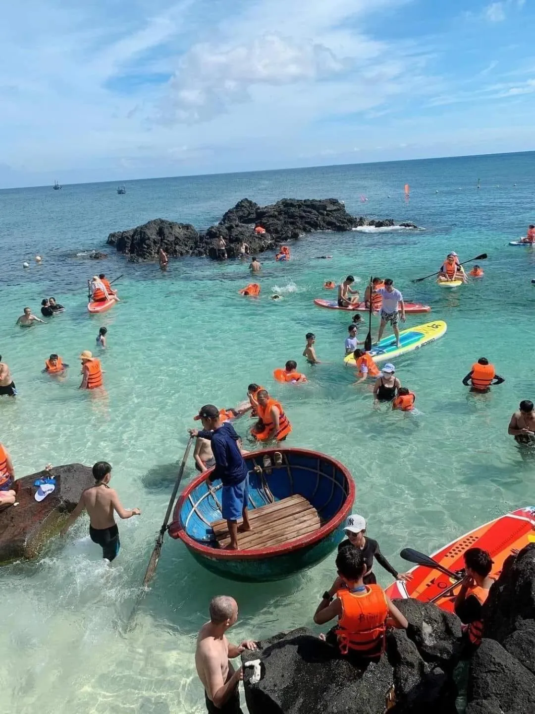 Swimming pool in Khách Sạn Thiên Trí Lý Sơn