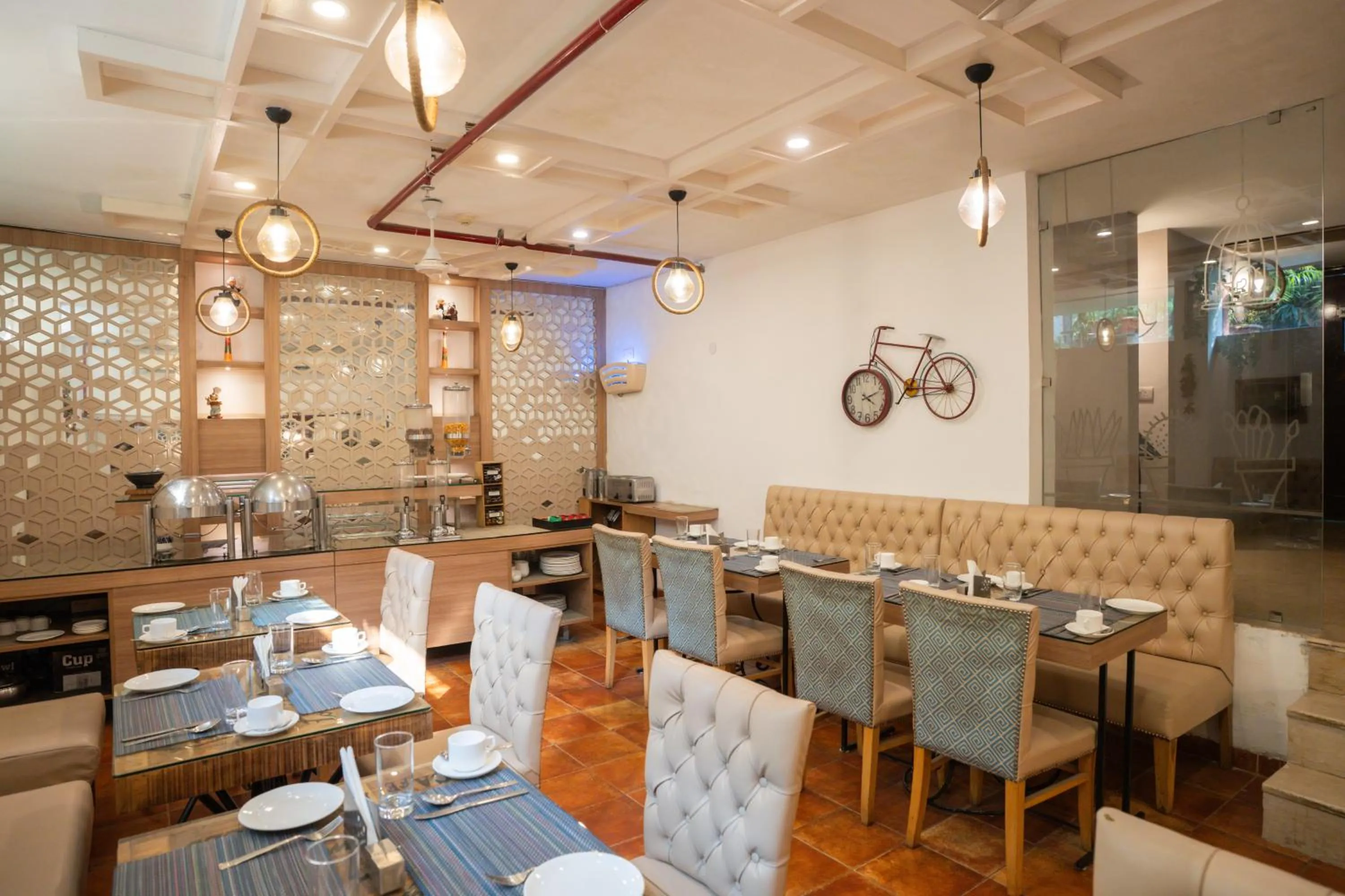 Restaurant/places to eat in Ahuja Residency DLF Phase 2