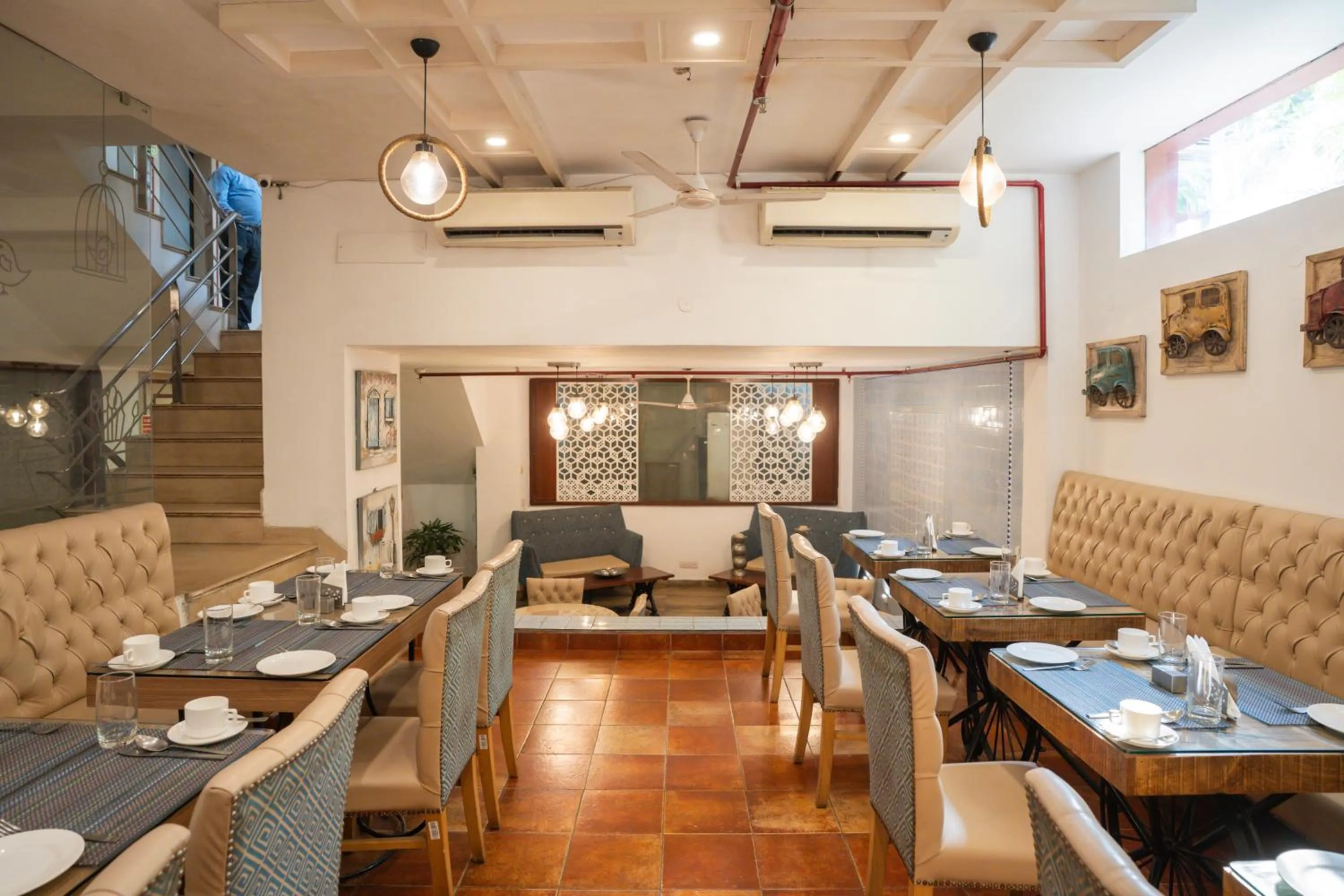 Restaurant/places to eat in Ahuja Residency DLF Phase 2