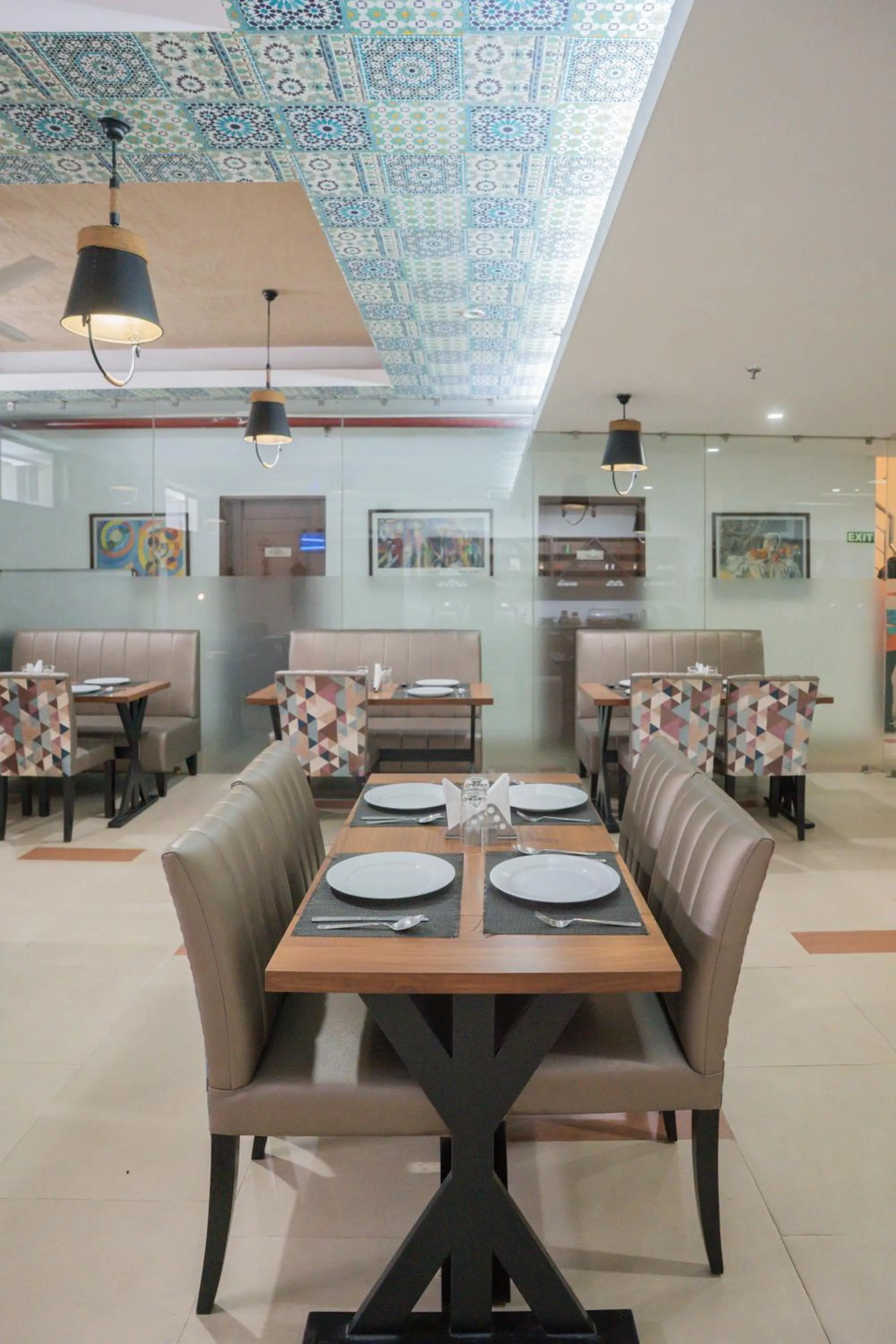 Restaurant/places to eat in Ahuja Residency Parklane
