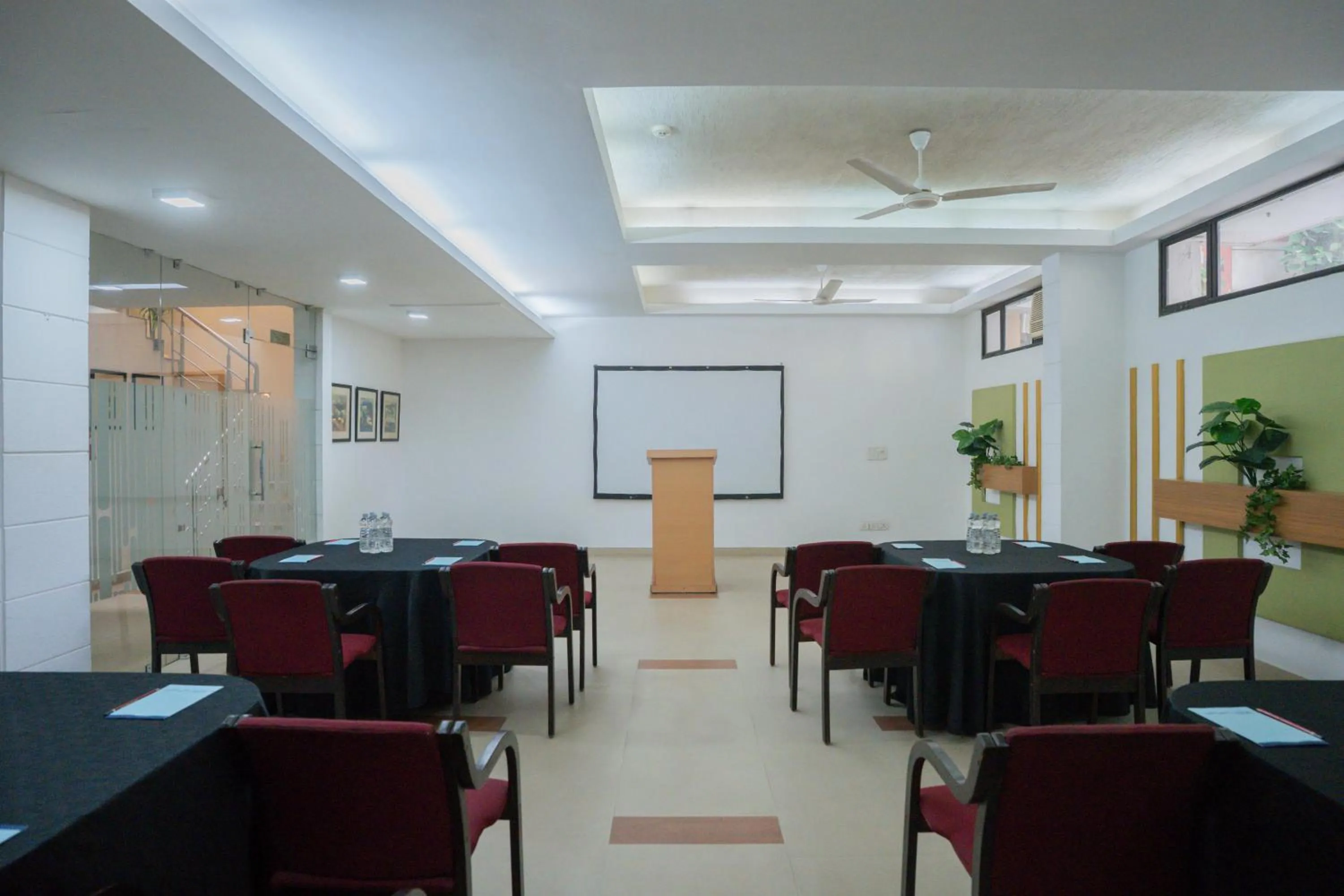 Meeting/conference room in Ahuja Residency Parklane