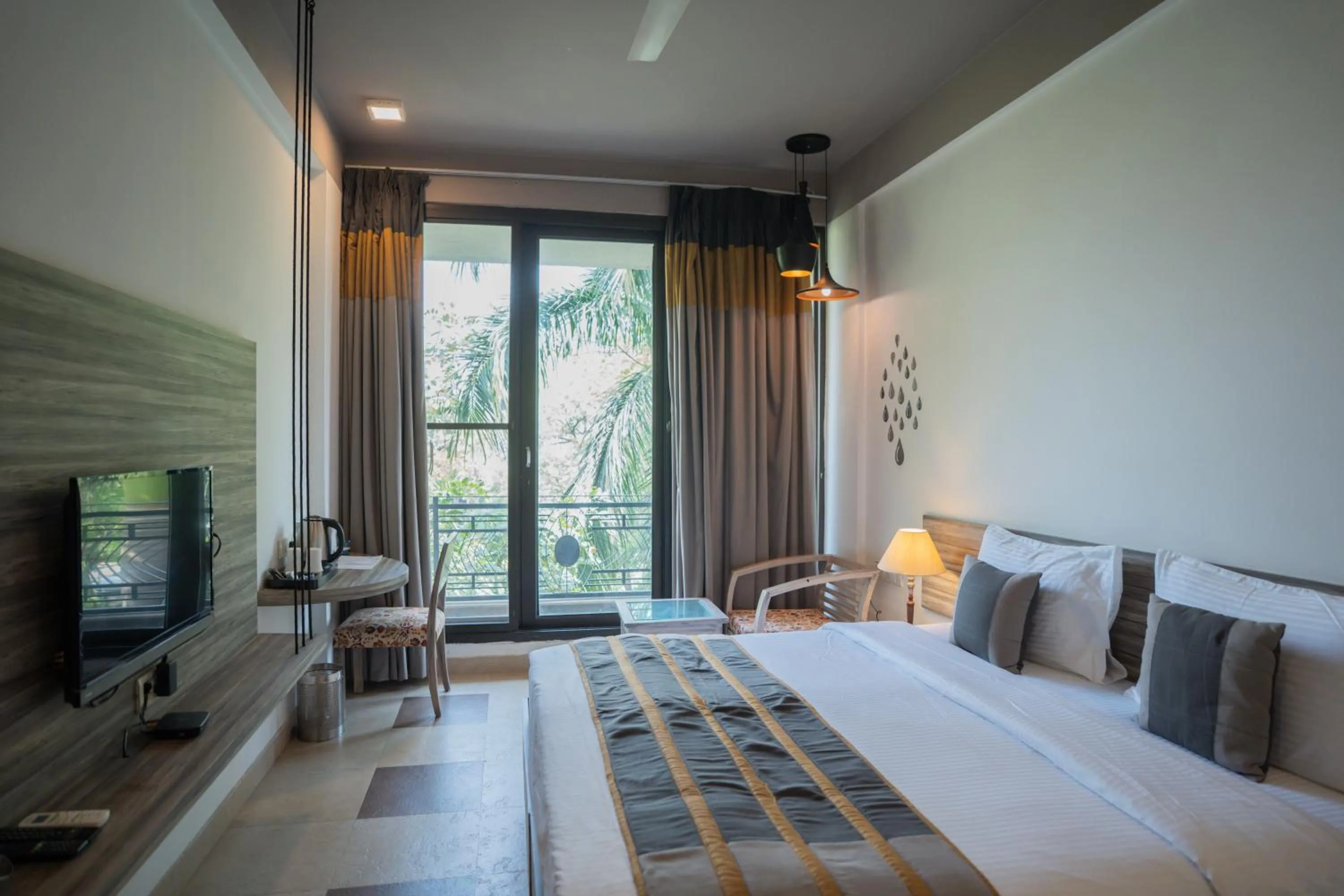 Bedroom, Bed in Ahuja Residency Parklane