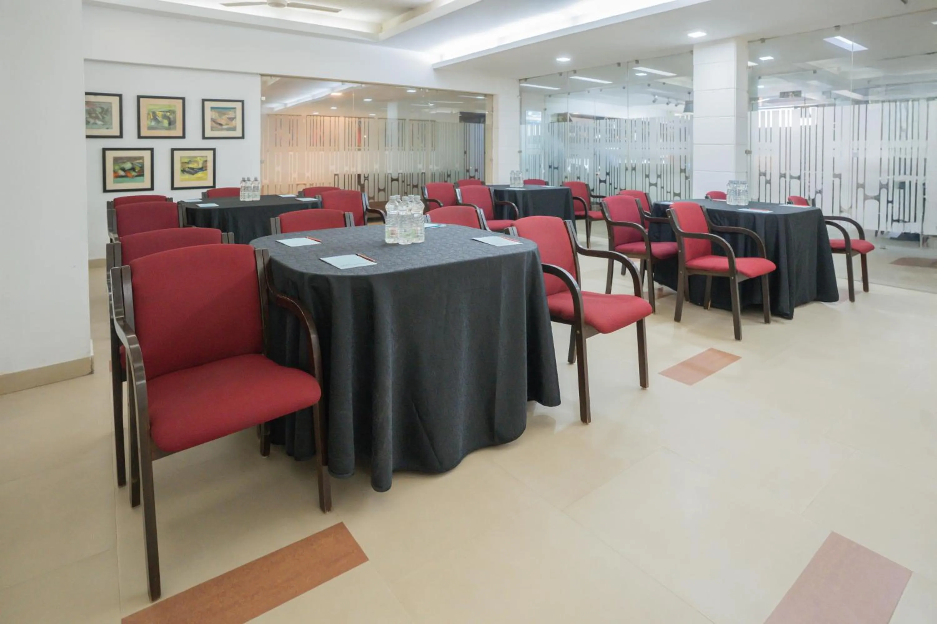 Meeting/conference room in Ahuja Residency Parklane