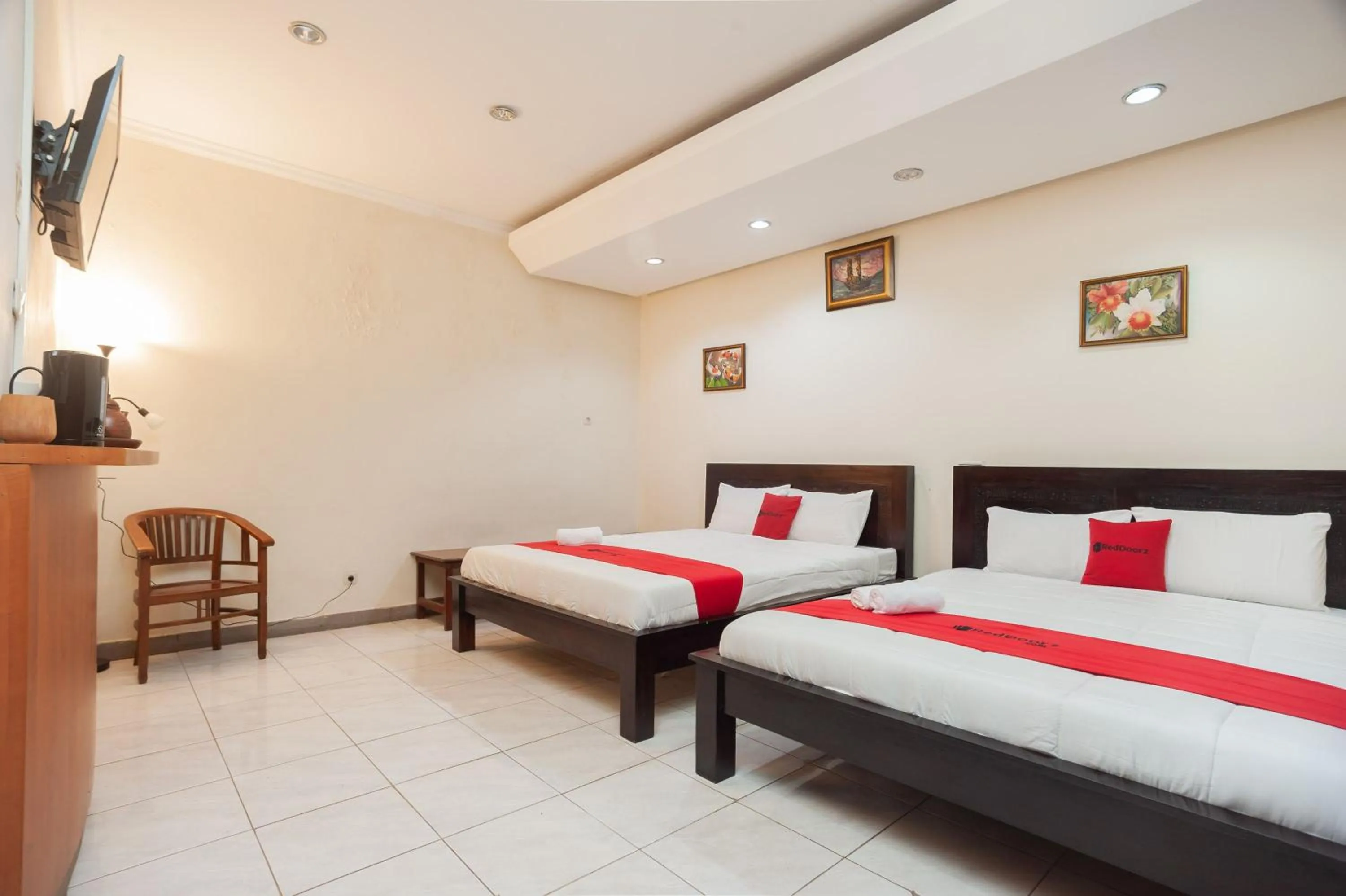 Bedroom, Bed in RedDoorz Plus near Universitas Indonesia