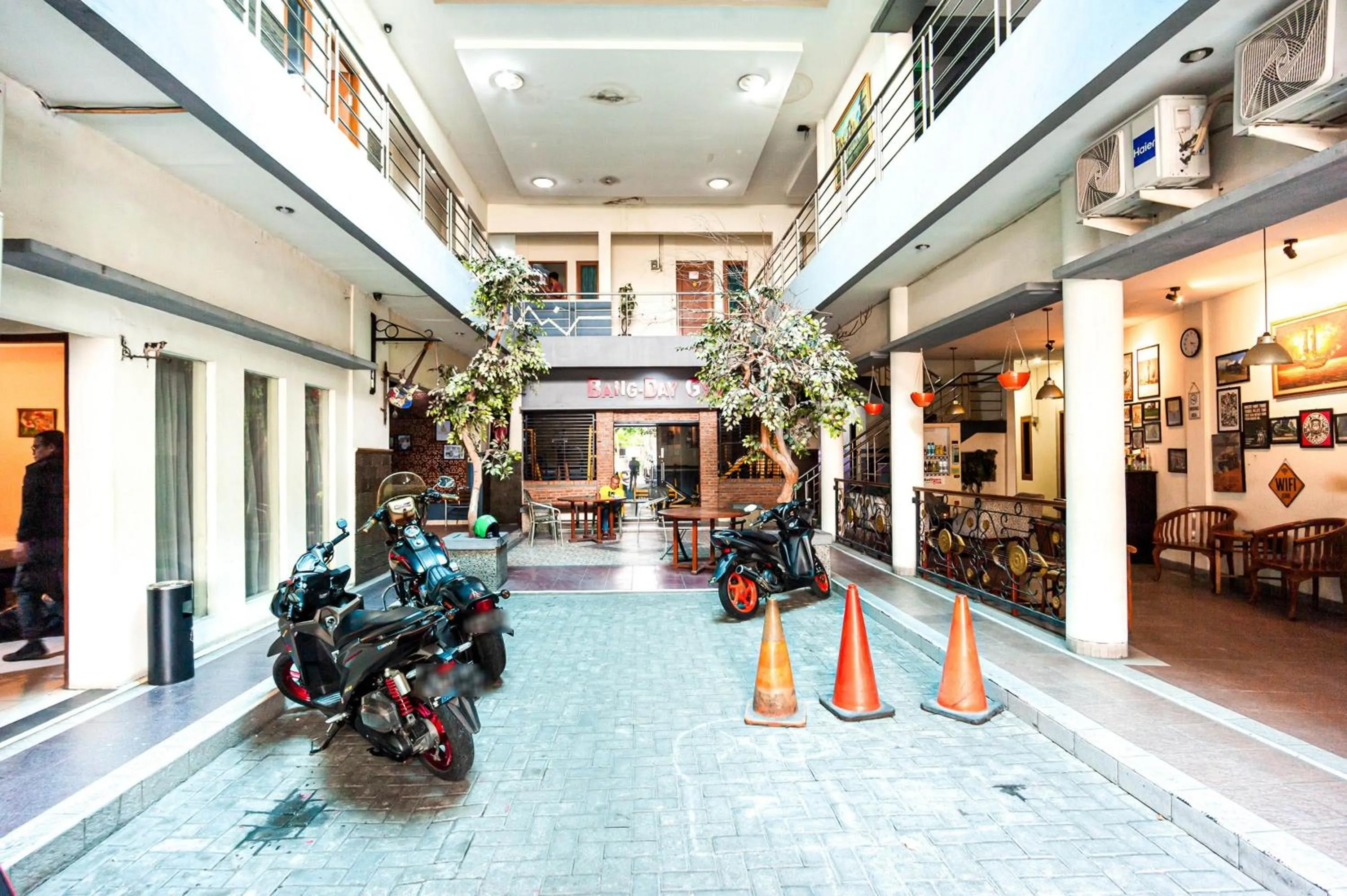 Property building in RedDoorz Plus near Universitas Indonesia