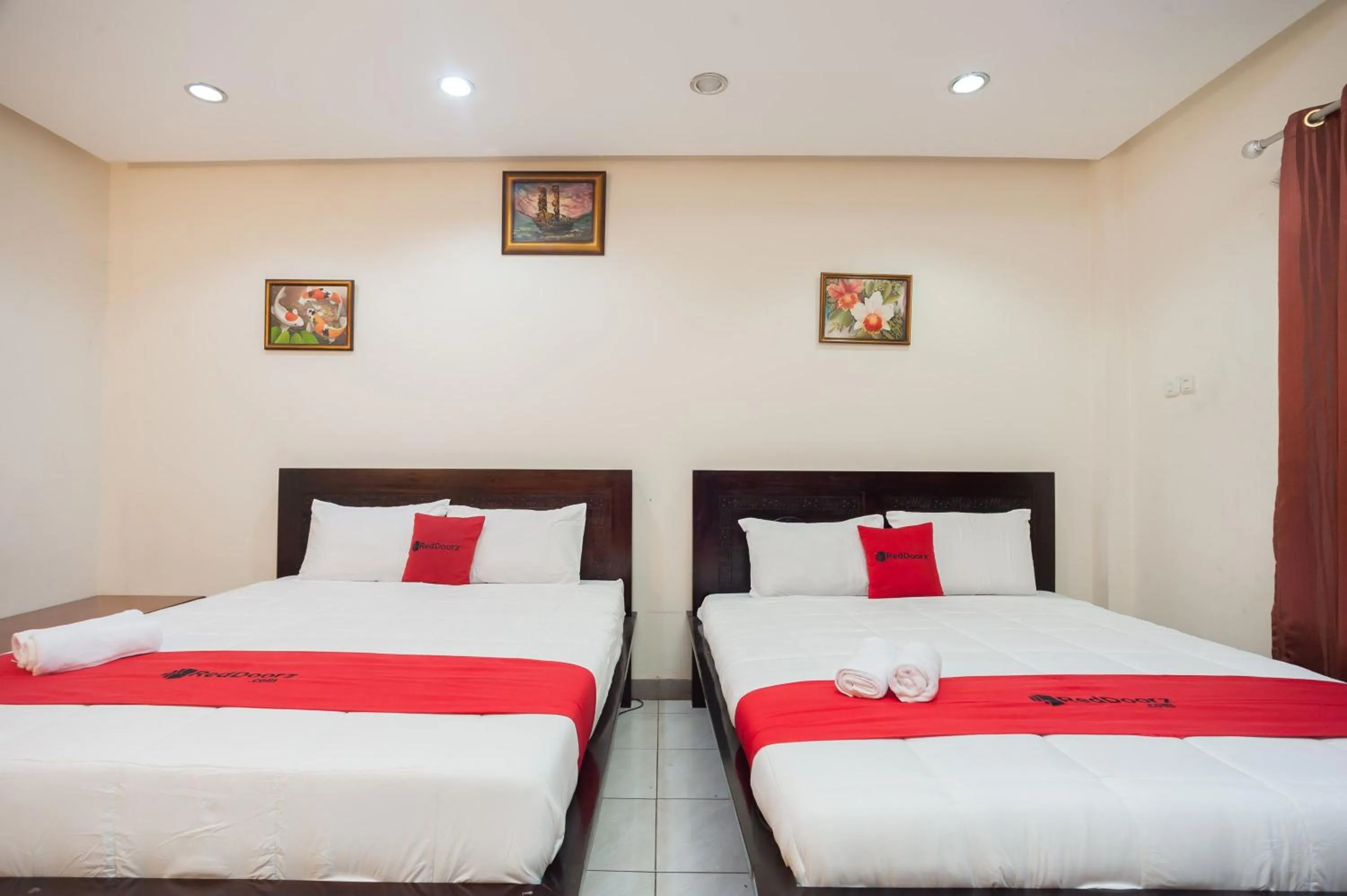 Bedroom, Bed in RedDoorz Plus near Universitas Indonesia