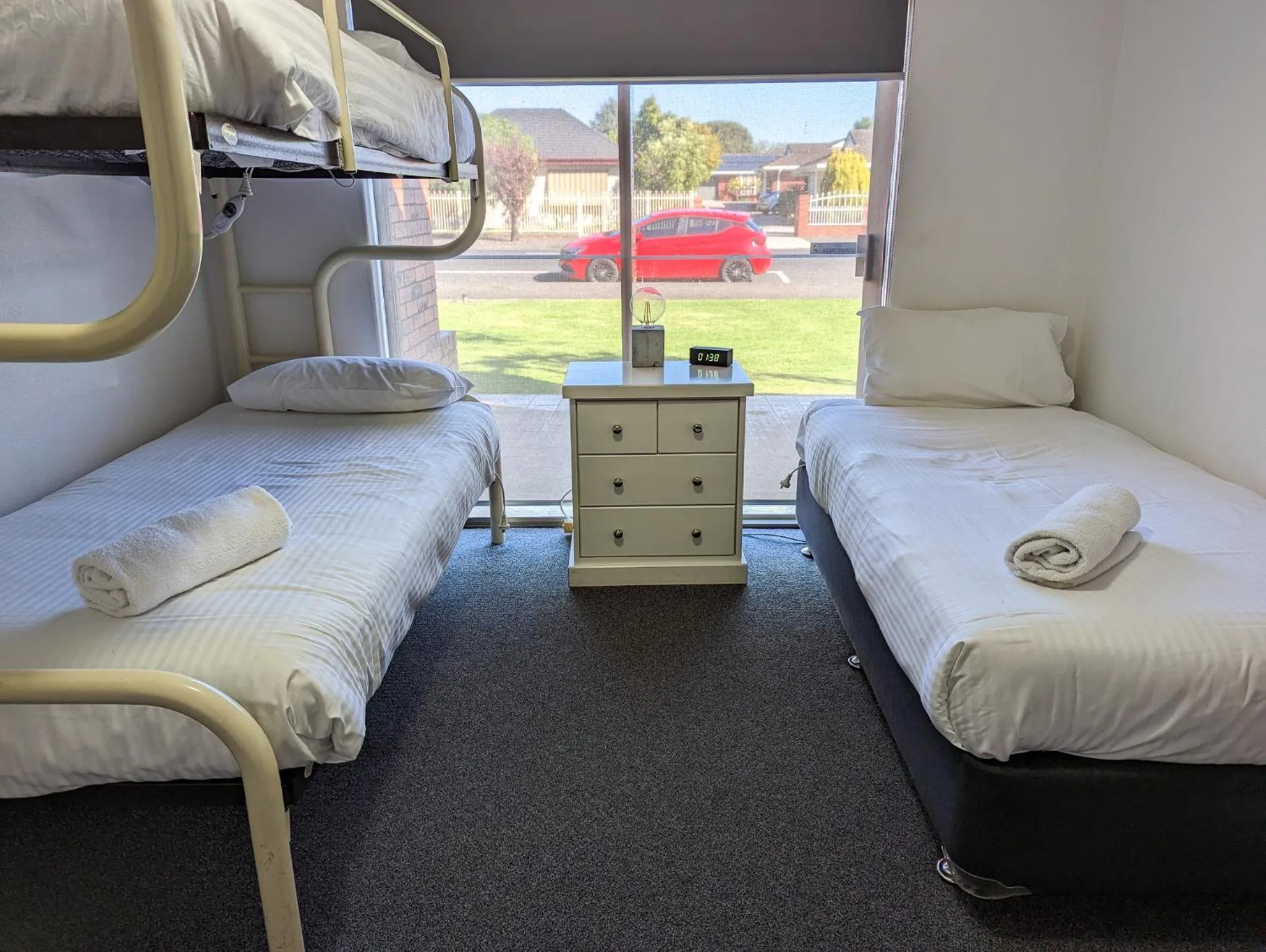 Bedroom, Bed in Arkana Motor Inn & Terrace Apartments