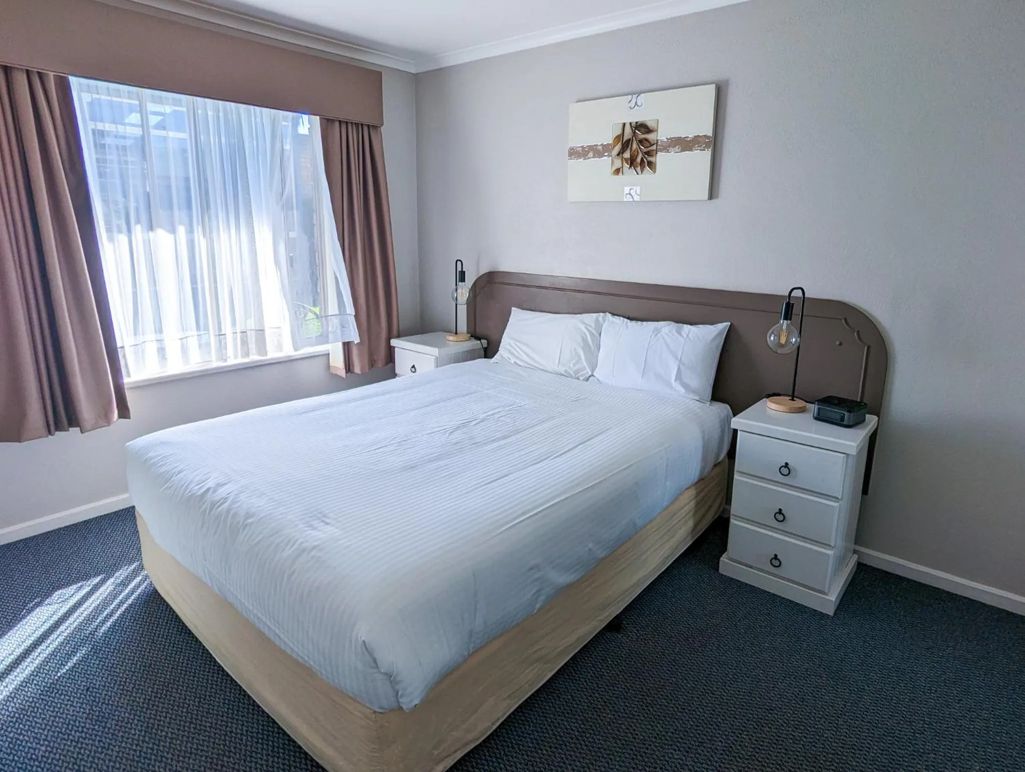 Bedroom, Bed in Arkana Motor Inn & Terrace Apartments
