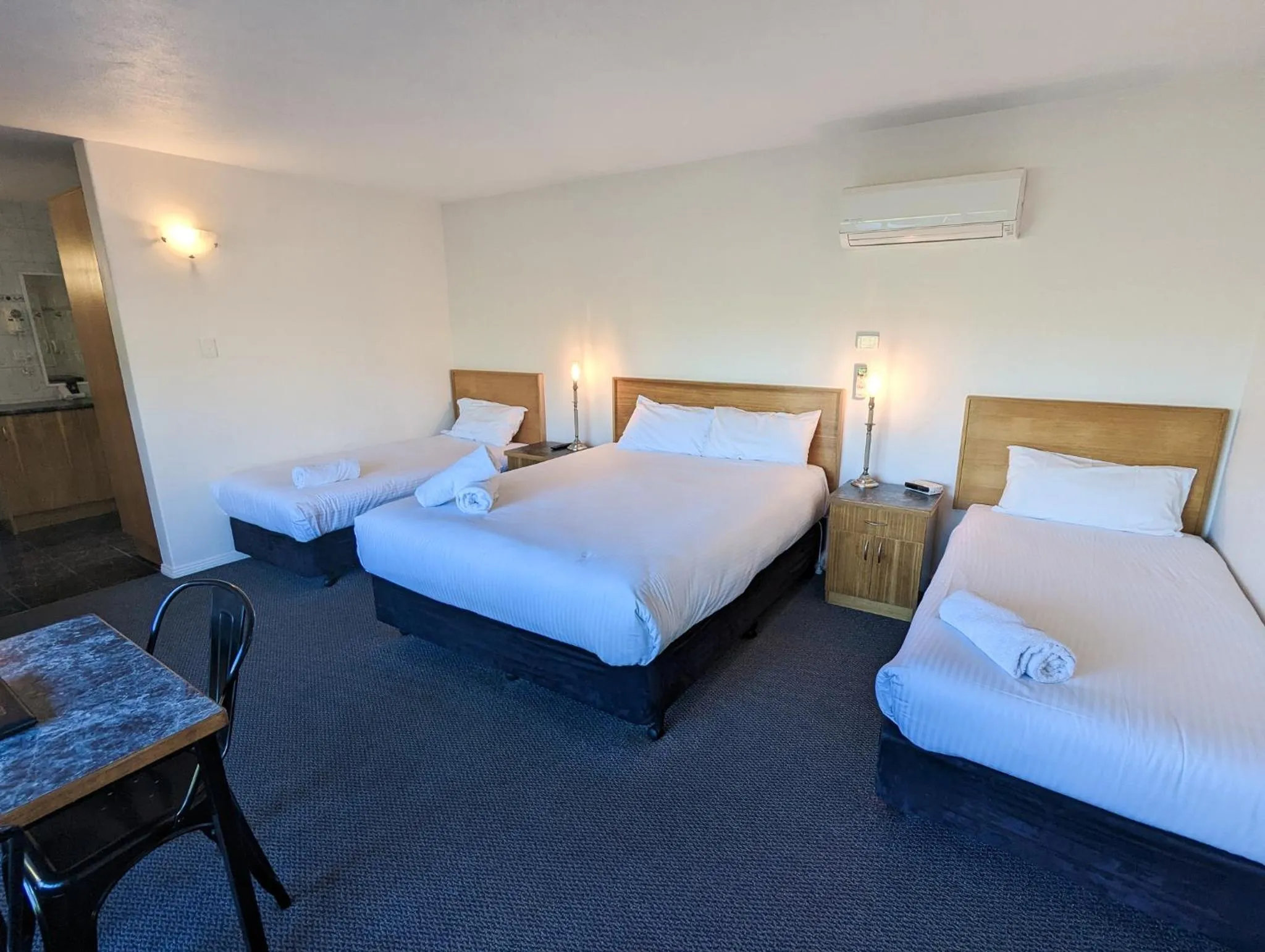 Photo of the whole room, Bed in Arkana Motor Inn & Terrace Apartments