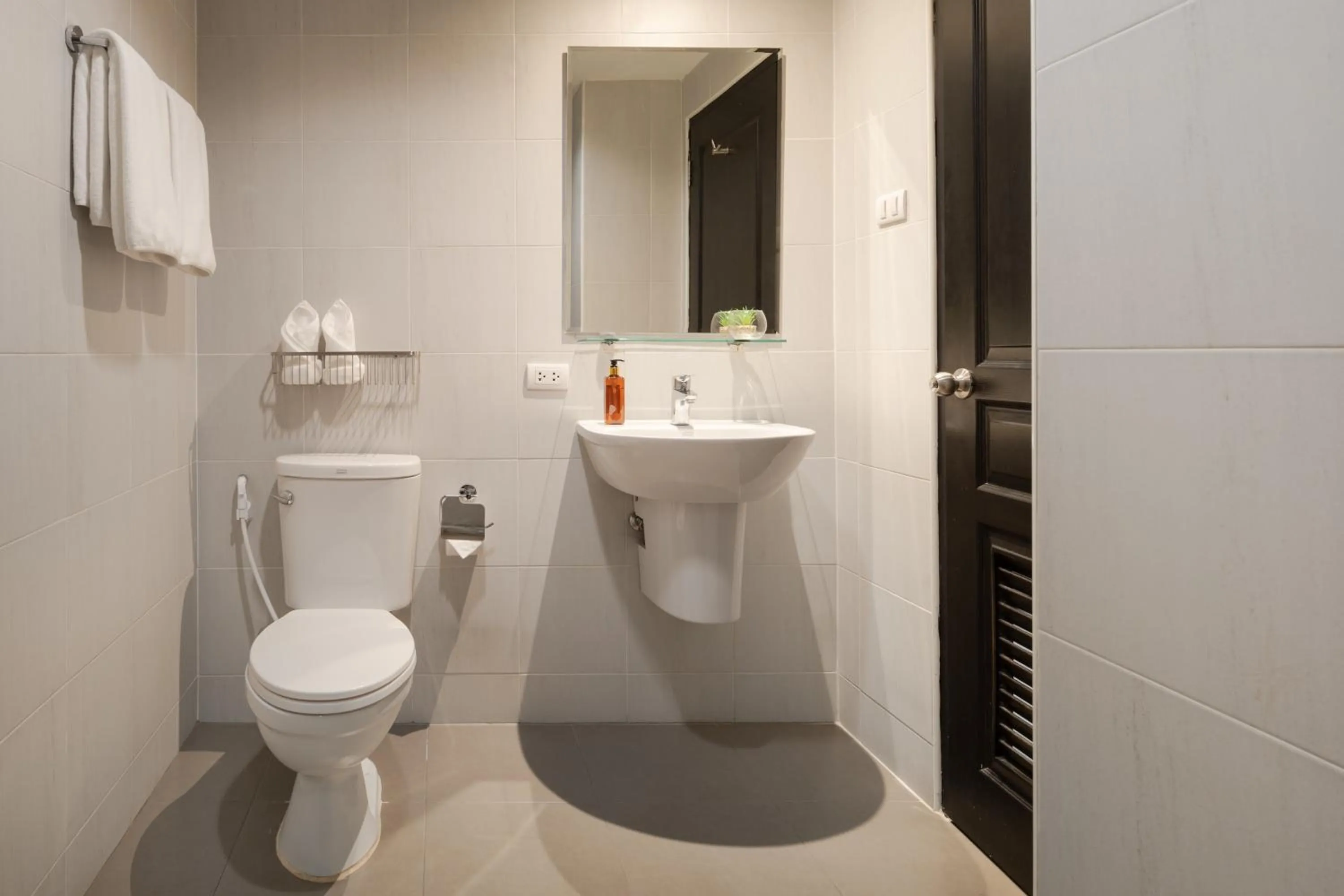 Toilet in Aspira Residence Ruamrudee