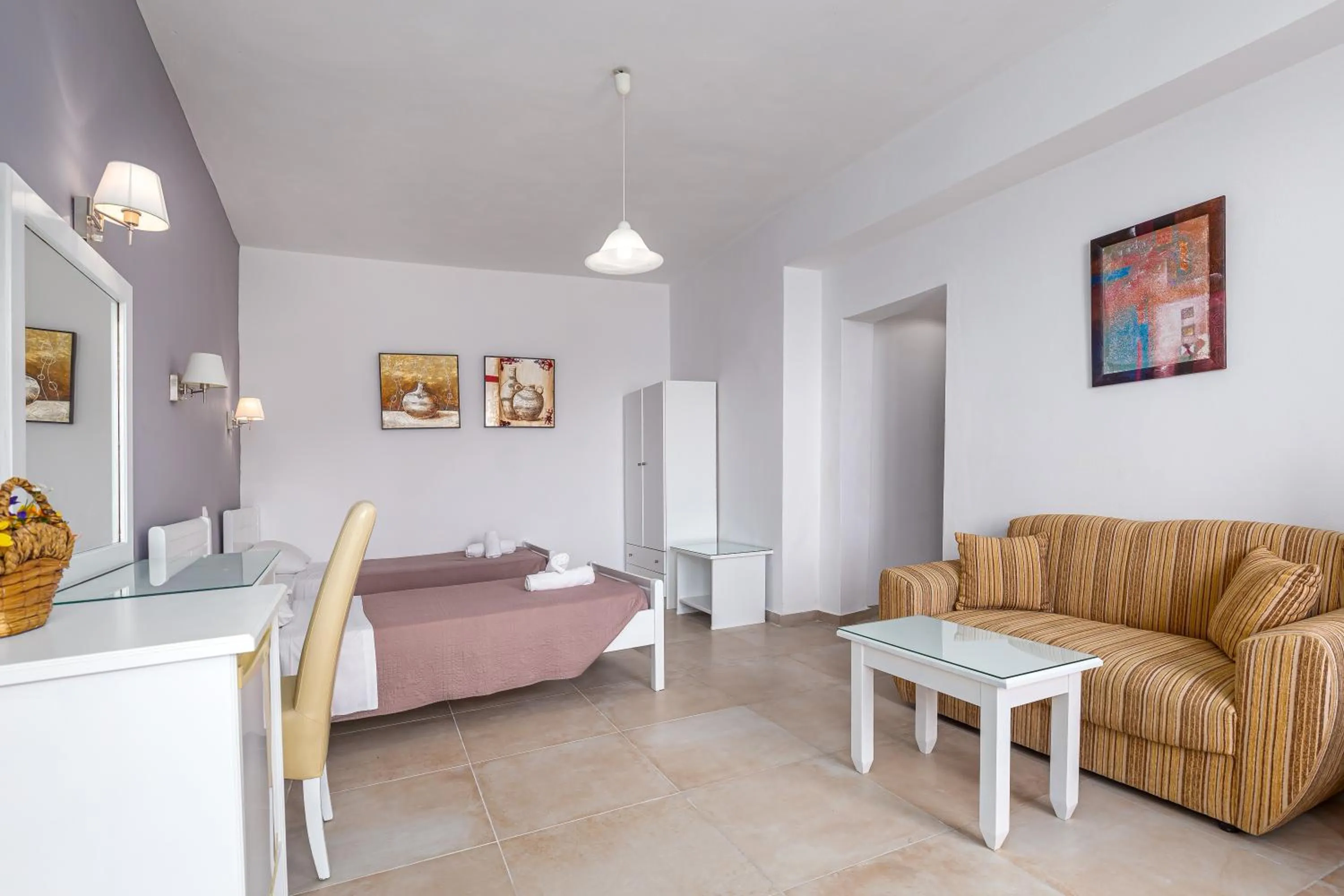 Photo of the whole room, Bed in Oasis Hotel