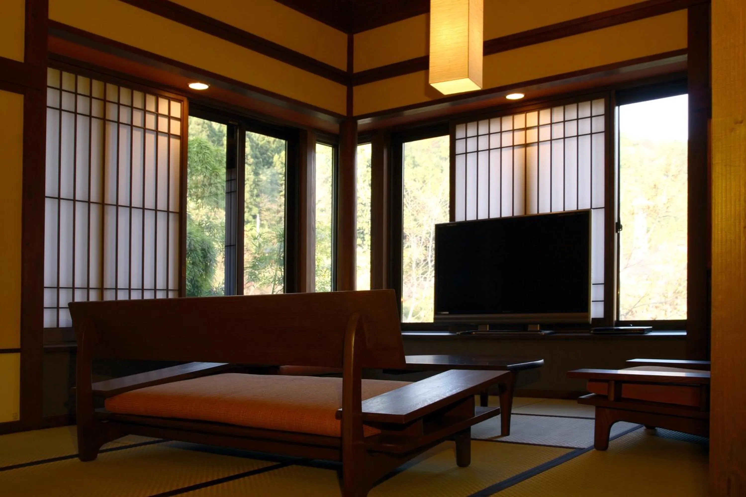 Photo of the whole room in Syoubun