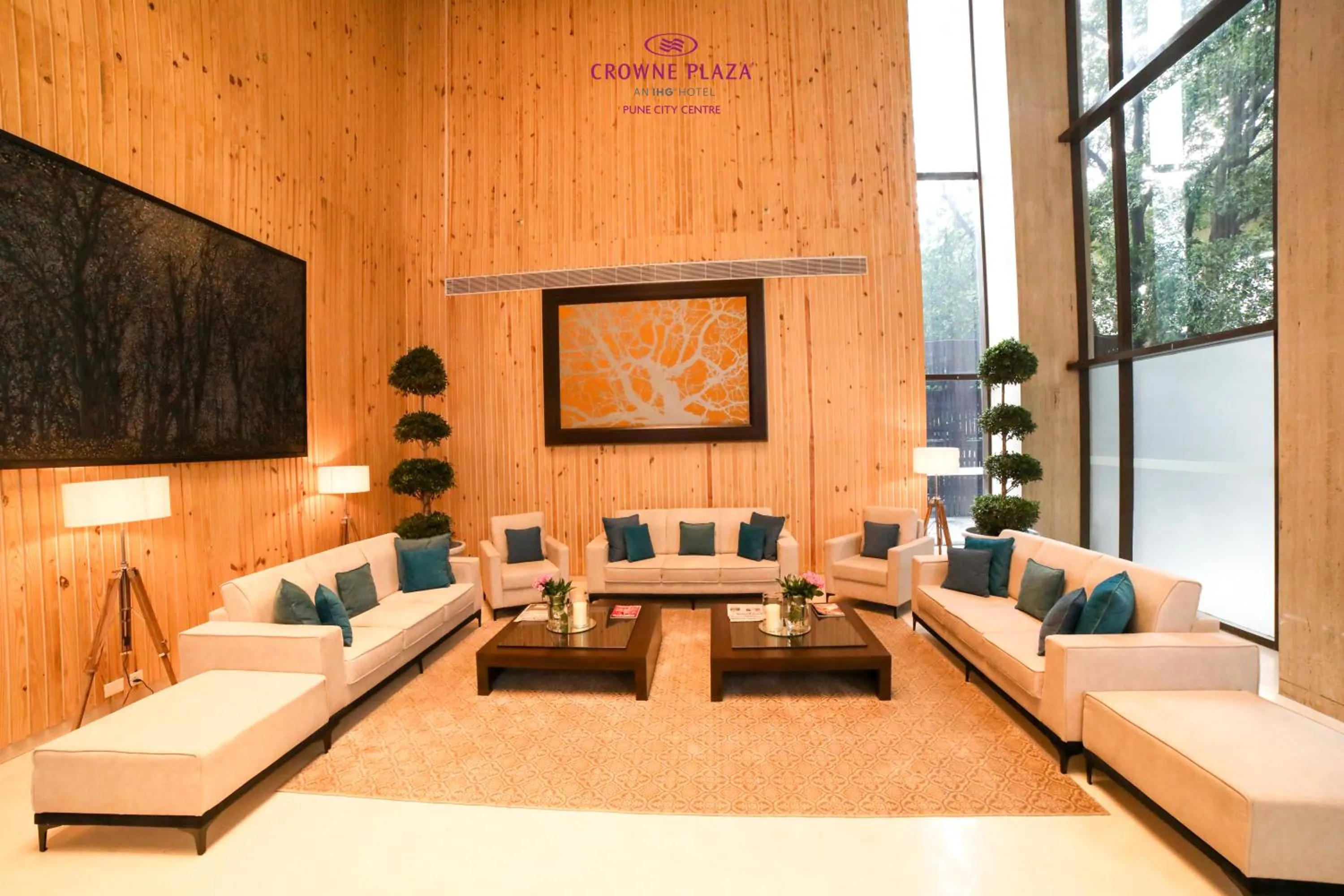 Lobby or reception in Crowne Plaza Pune City Centre by IHG