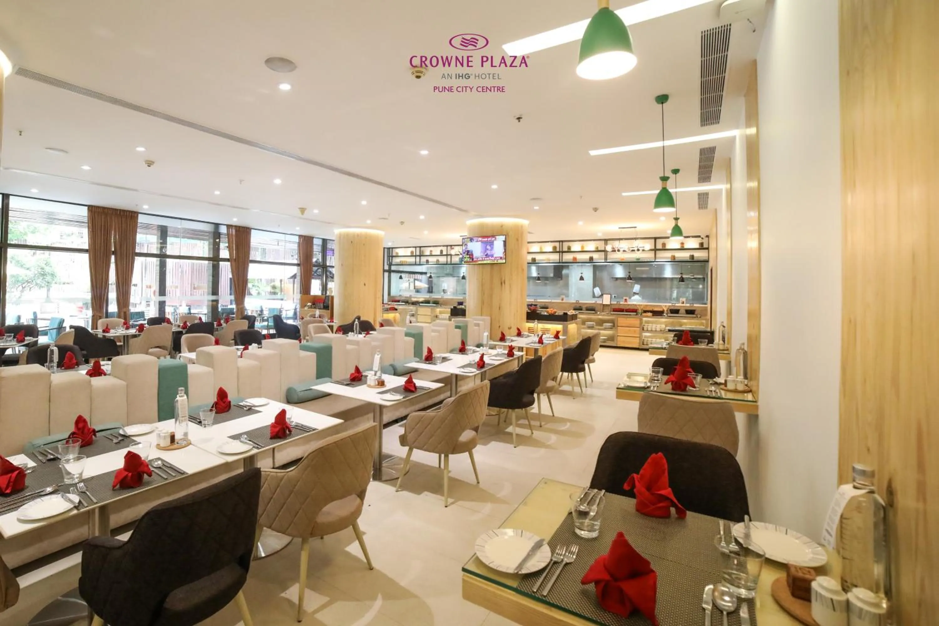 Restaurant/places to eat in Crowne Plaza Pune City Centre by IHG